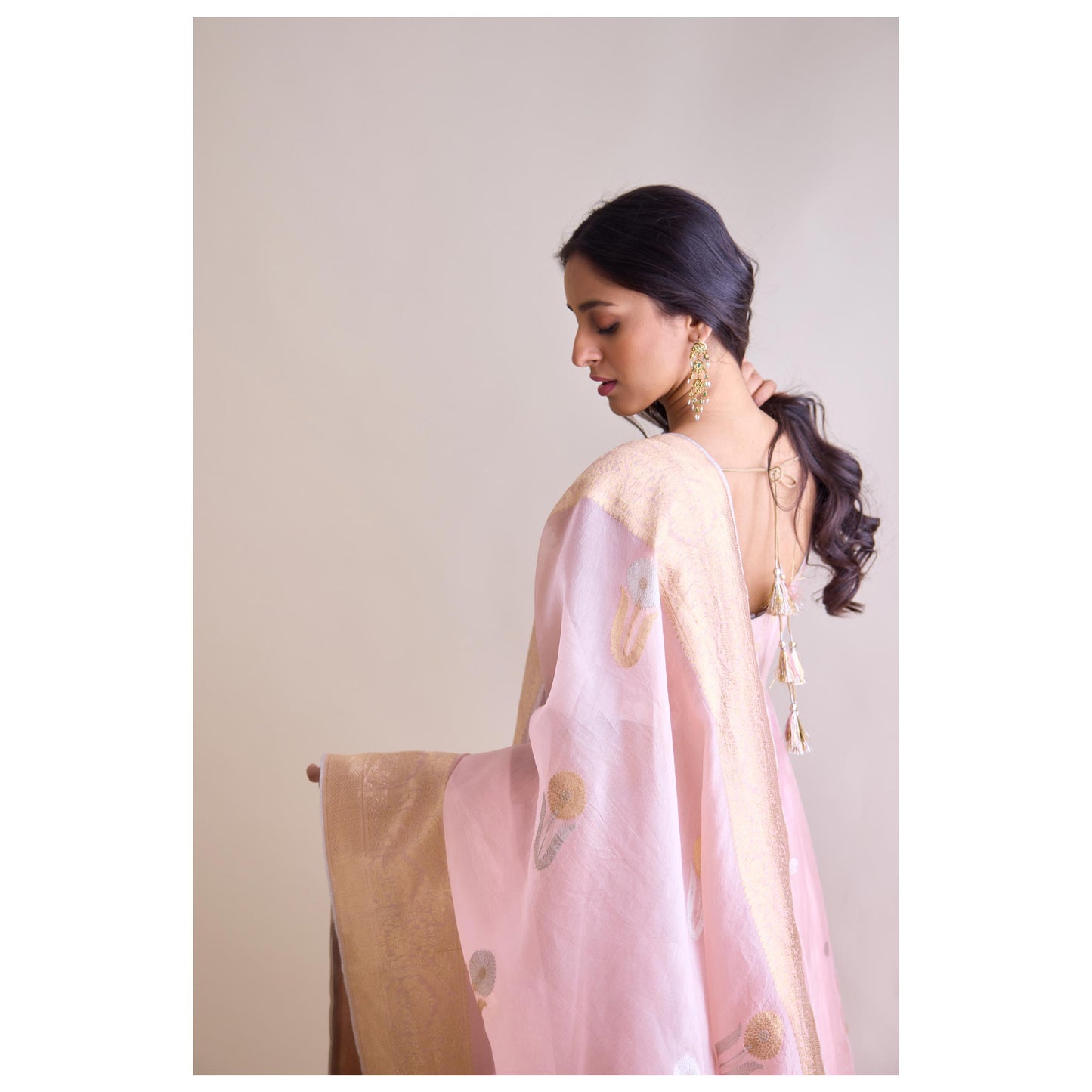 Shaziya Joda Angoori