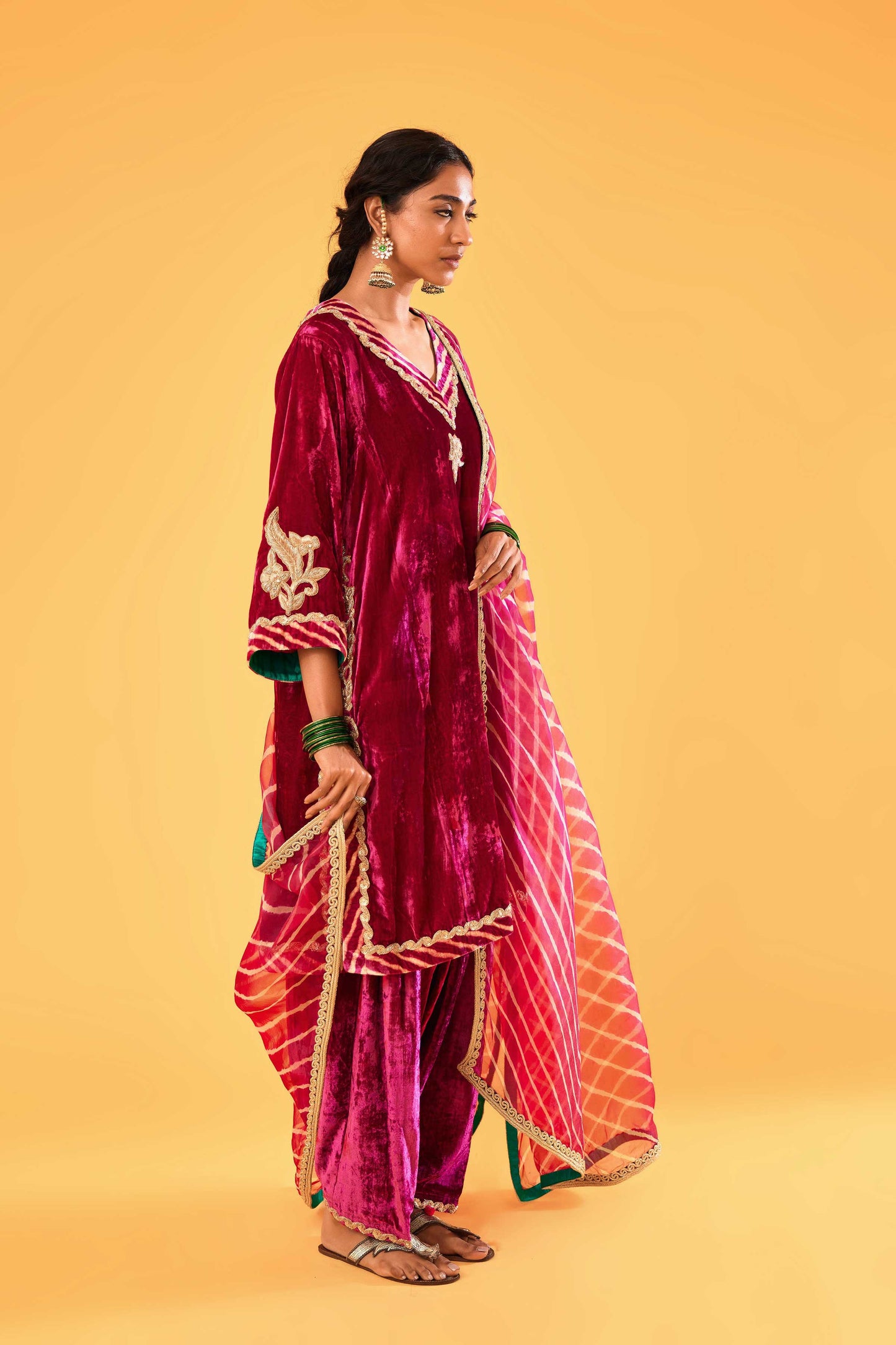 Sagarika Makhmal Joda (Kacha Gulabi)