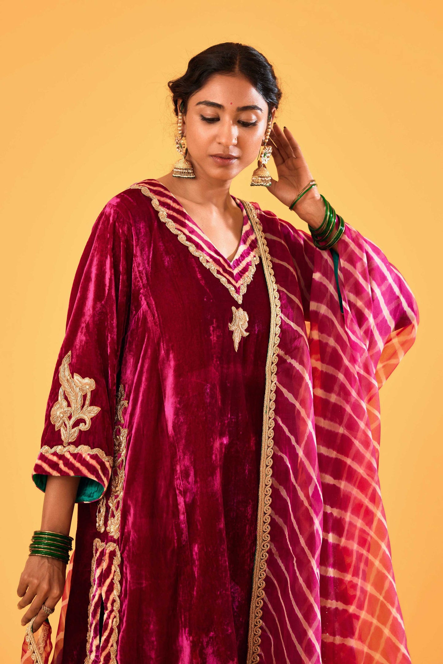 Sagarika Makhmal Joda (Kacha Gulabi)