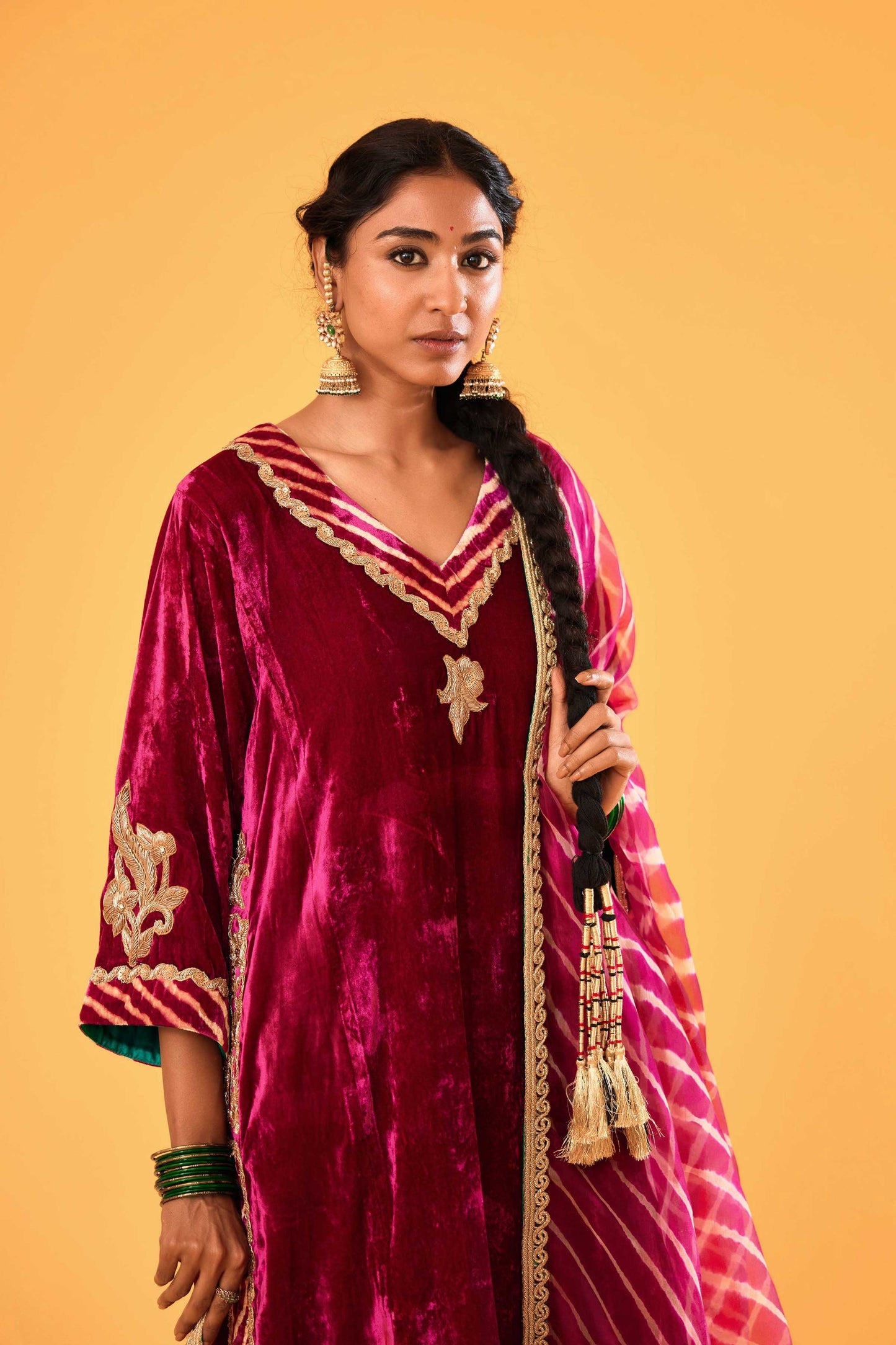 Sagarika Makhmal Joda (Kacha Gulabi)