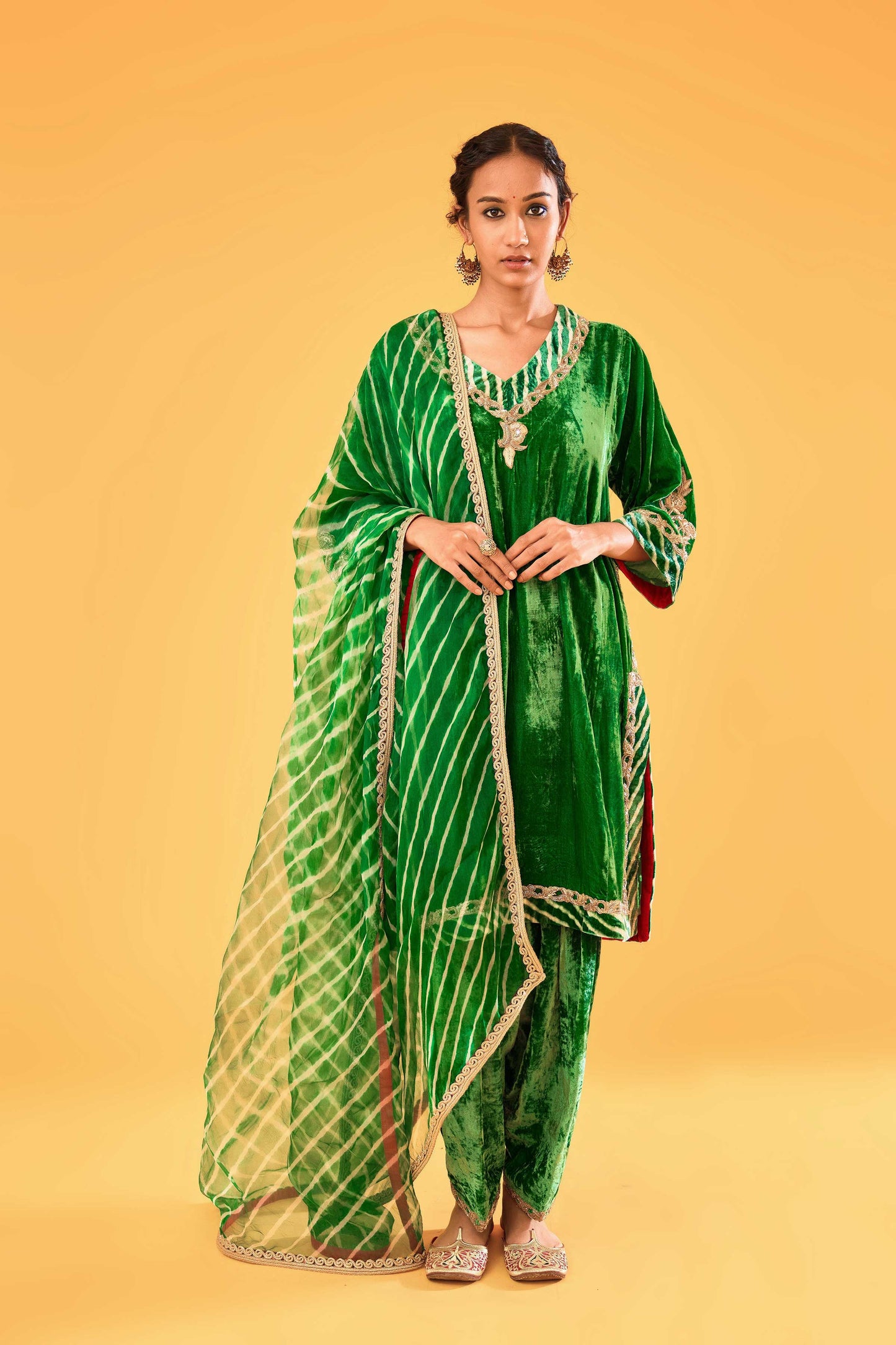 Sagarika Makhmal Joda (Sabz Hara)