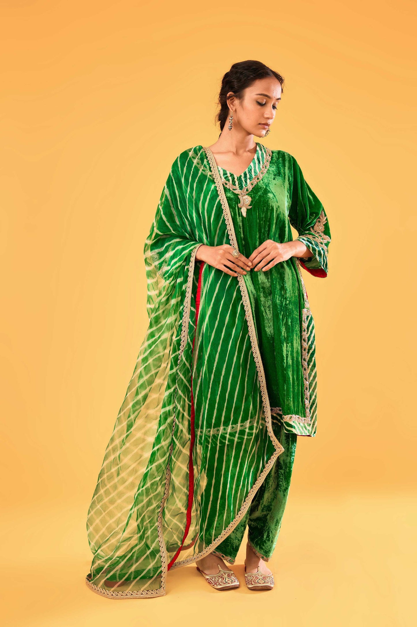 Sagarika Makhmal Joda (Sabz Hara)