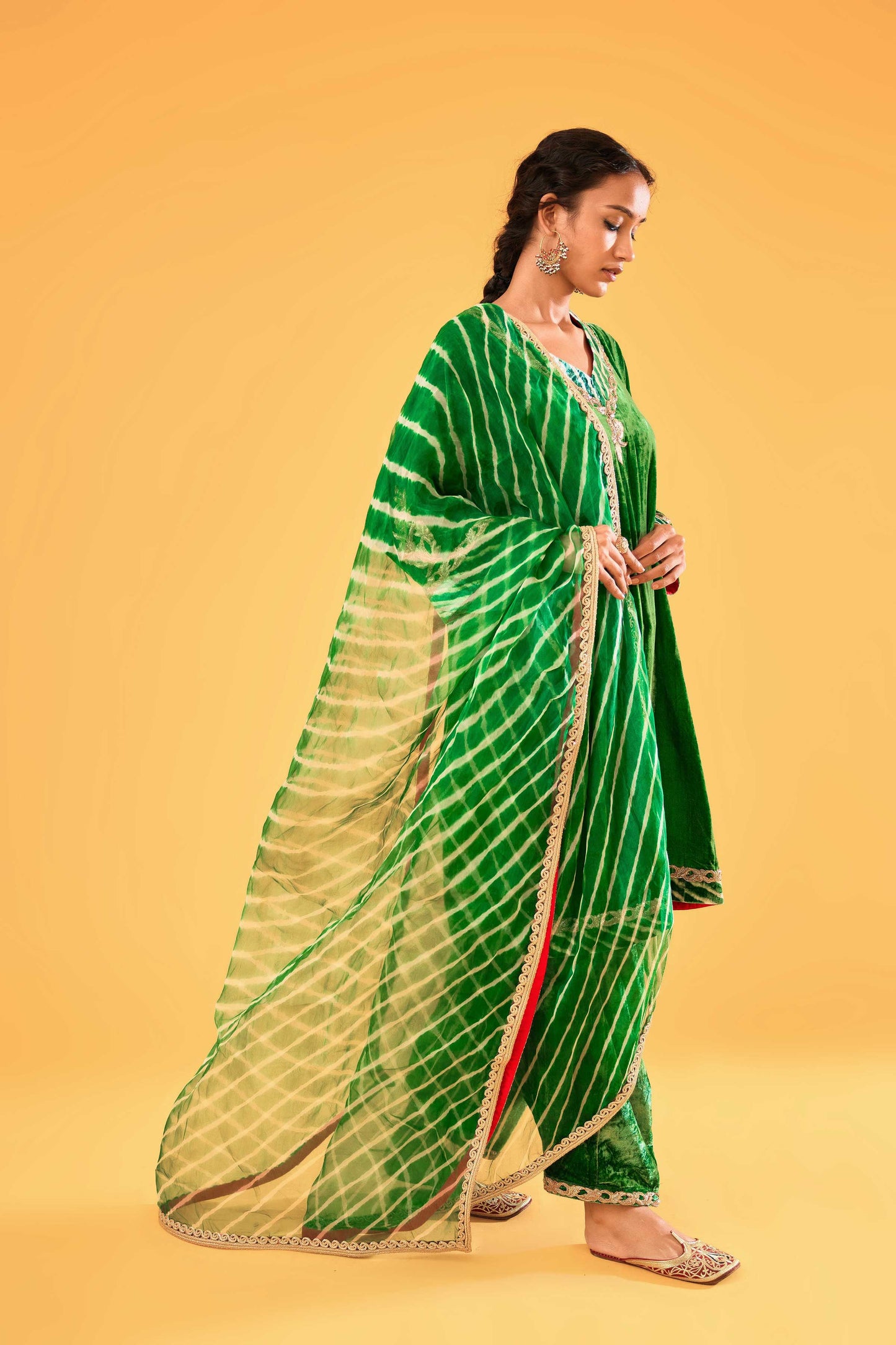 Sagarika Makhmal Joda (Sabz Hara)