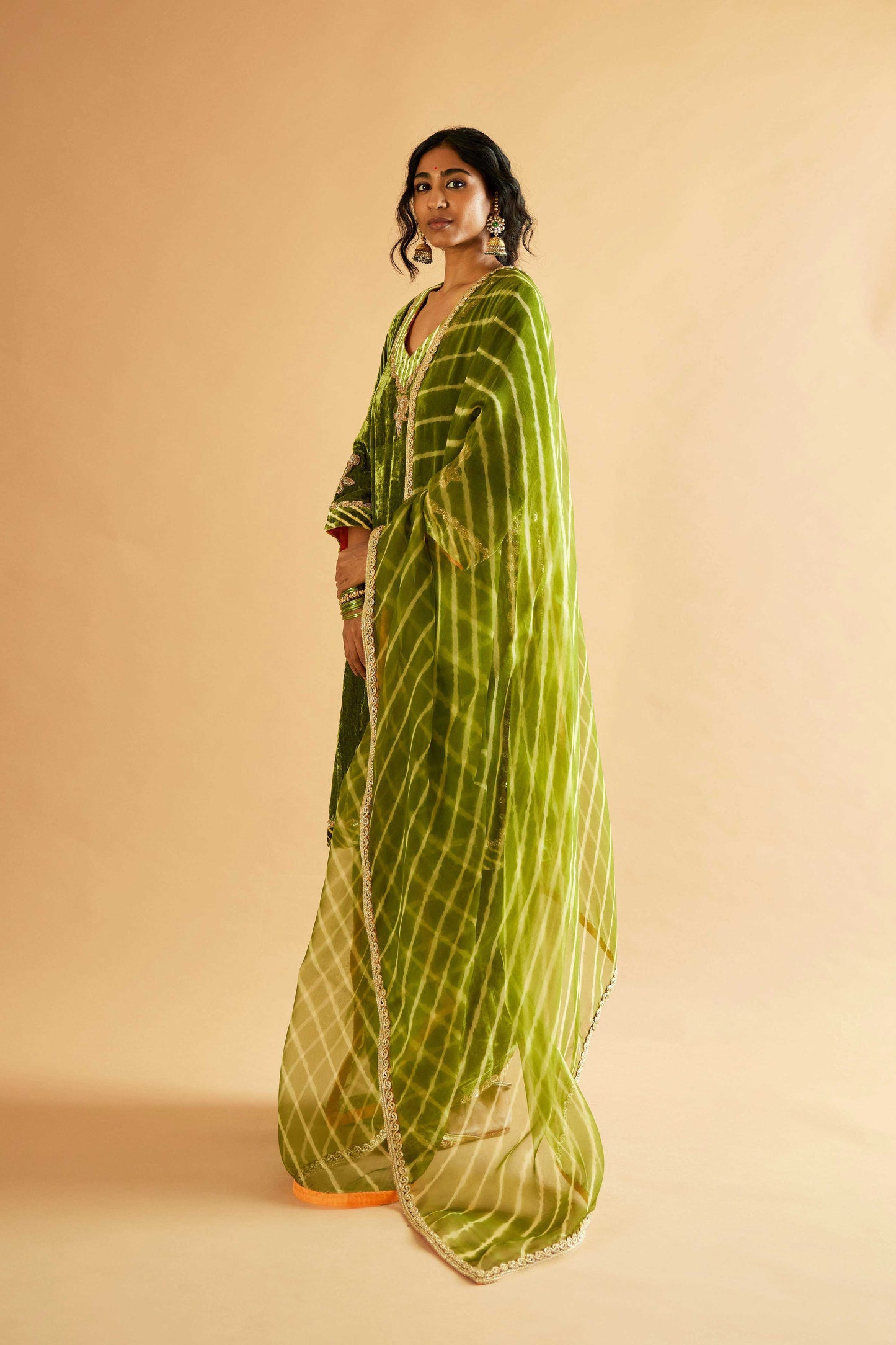Sagarika Makhmal Joda (Mehndiya)