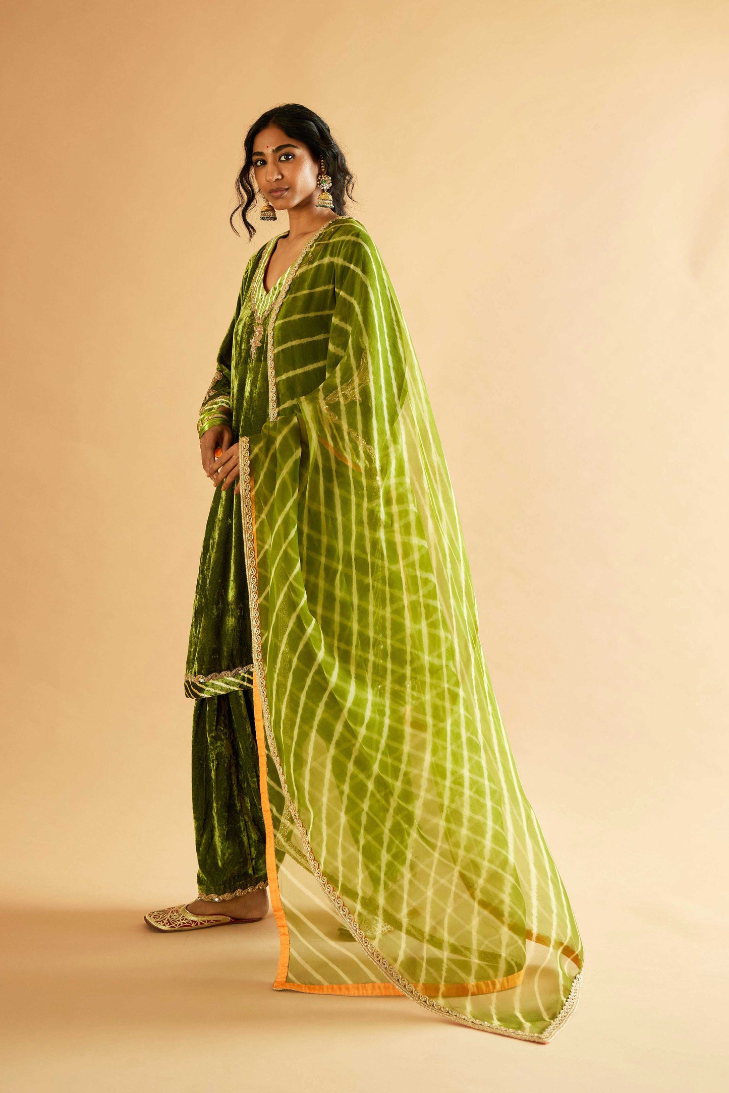 Sagarika Makhmal Joda (Mehndiya)