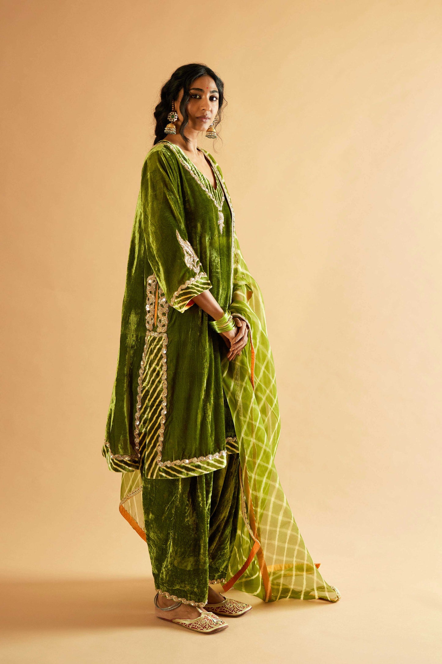Sagarika Makhmal Joda (Mehndiya)