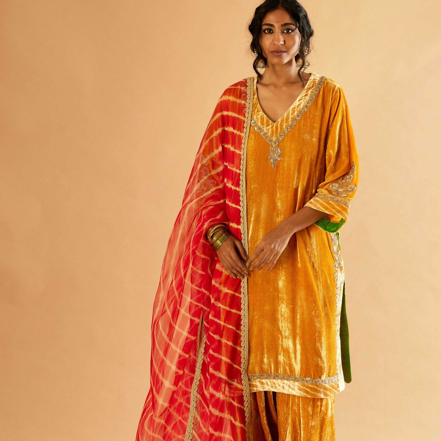 Sagarika Makhmal Joda (Peela)