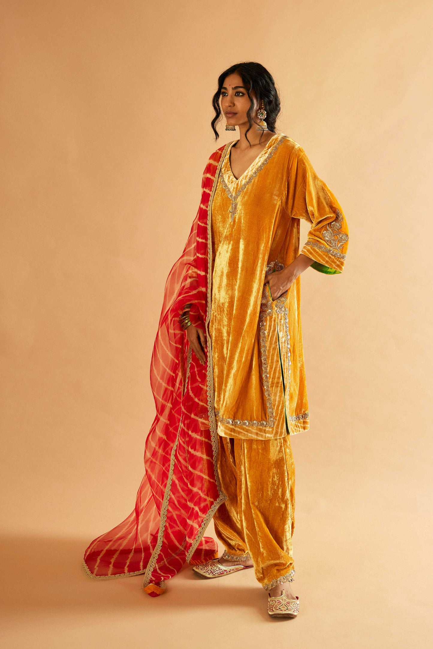 Sagarika Makhmal Joda (Peela)