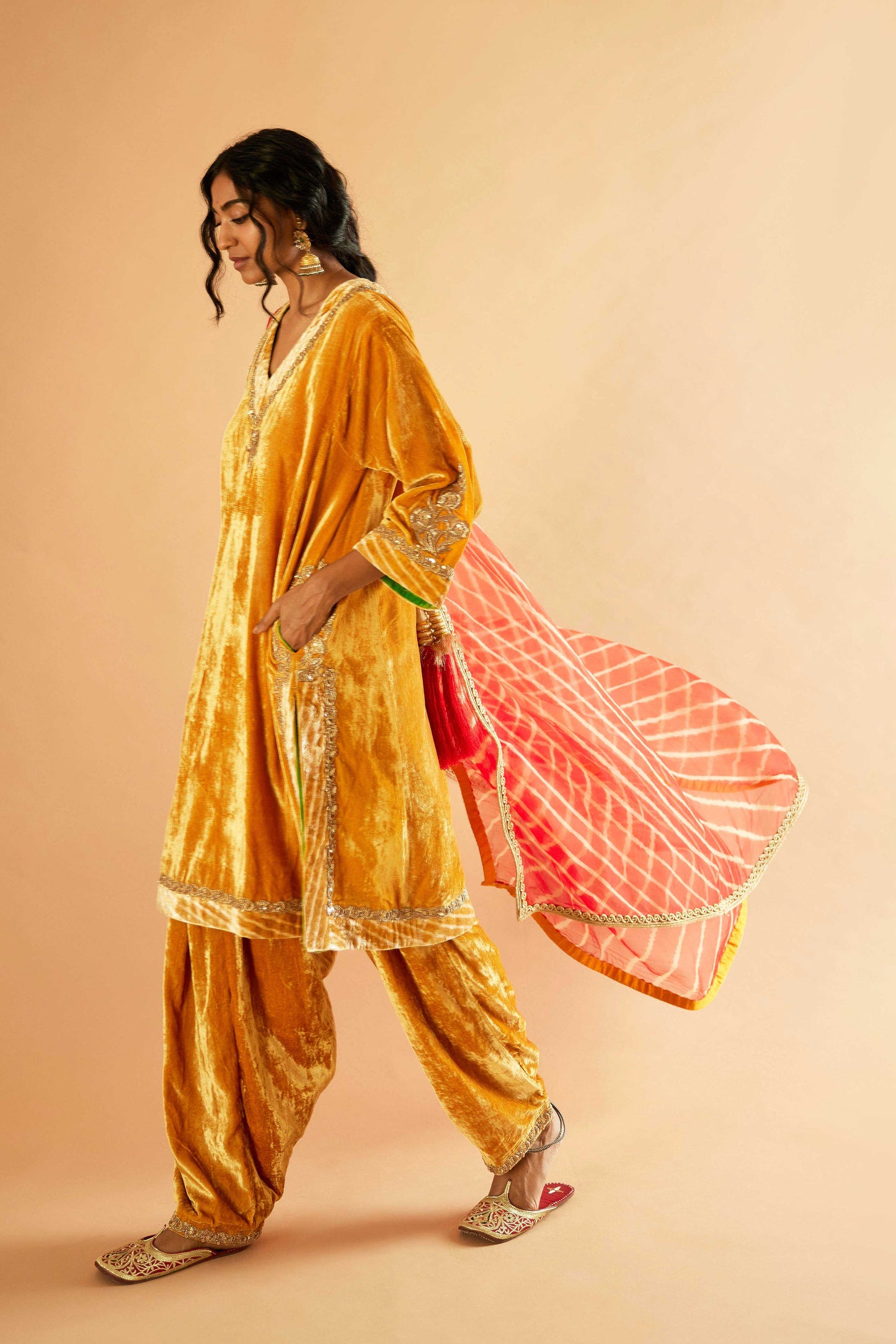 Sagarika Makhmal Joda (Peela)