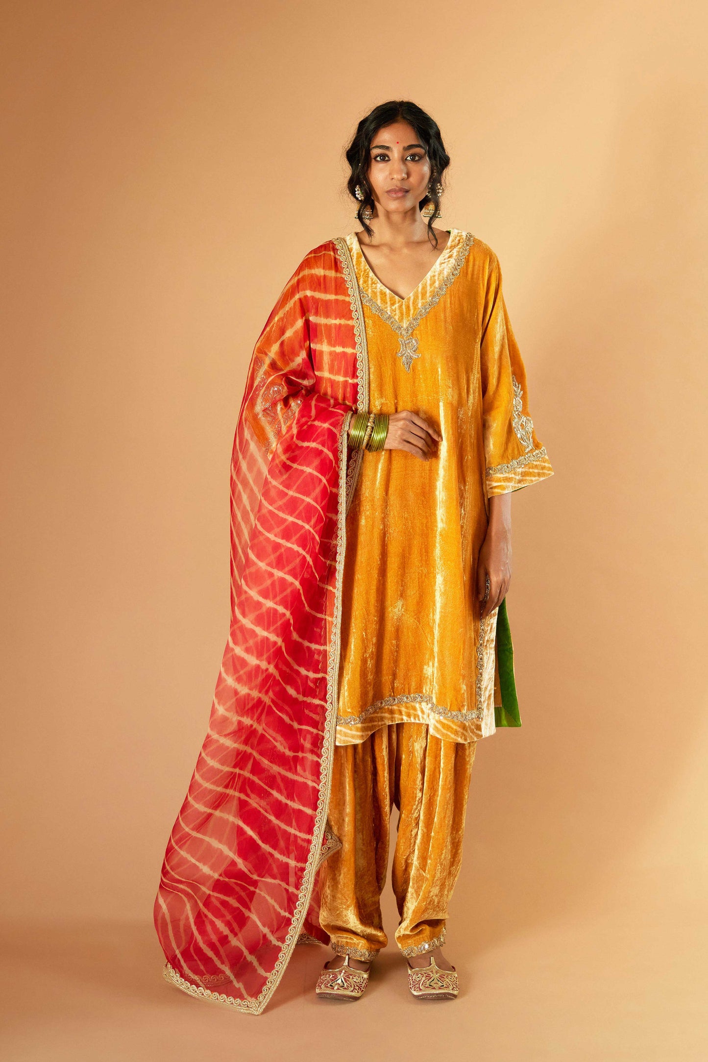 Sagarika Makhmal Joda (Peela)