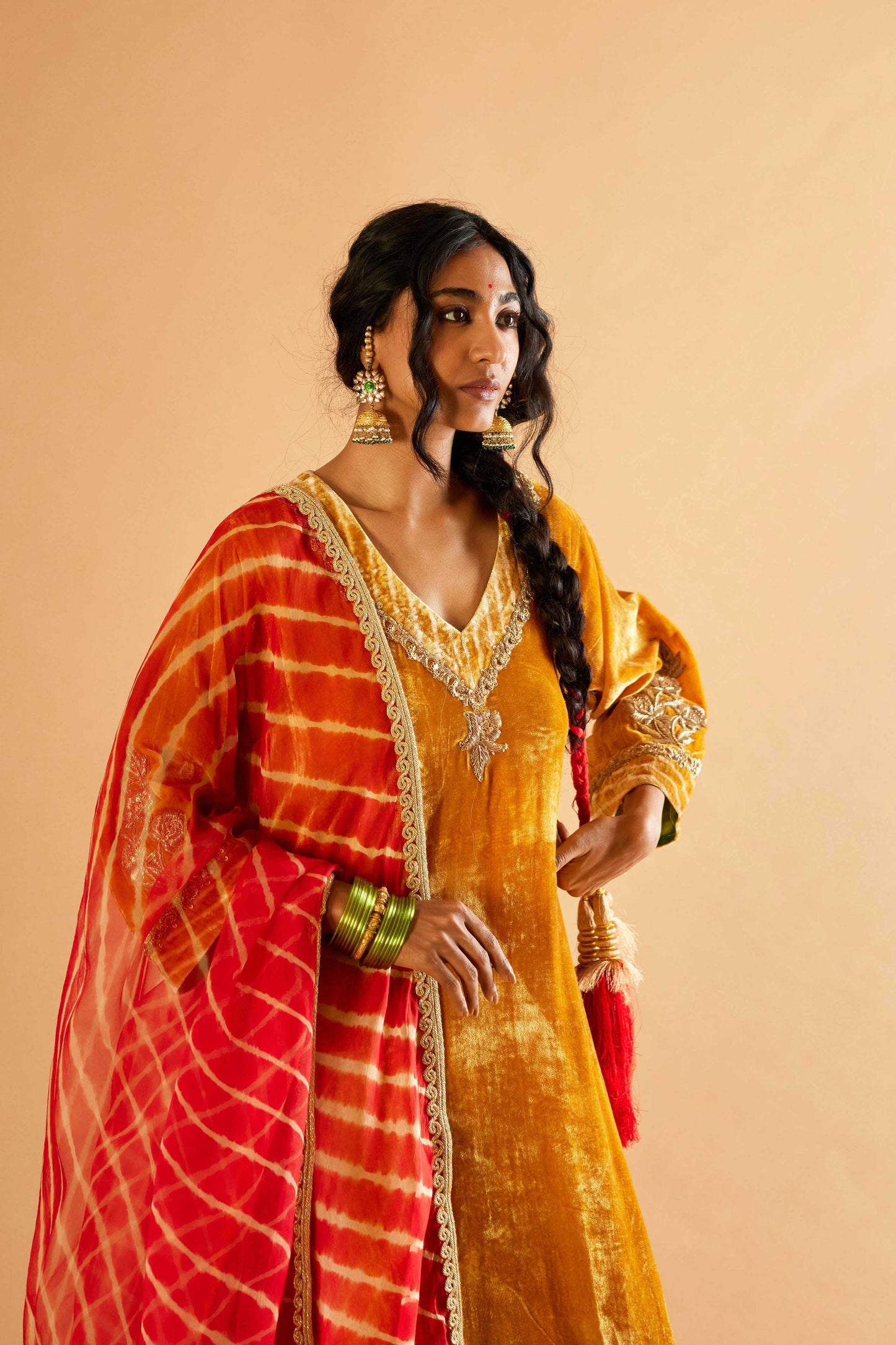 Sagarika Makhmal Joda (Peela)