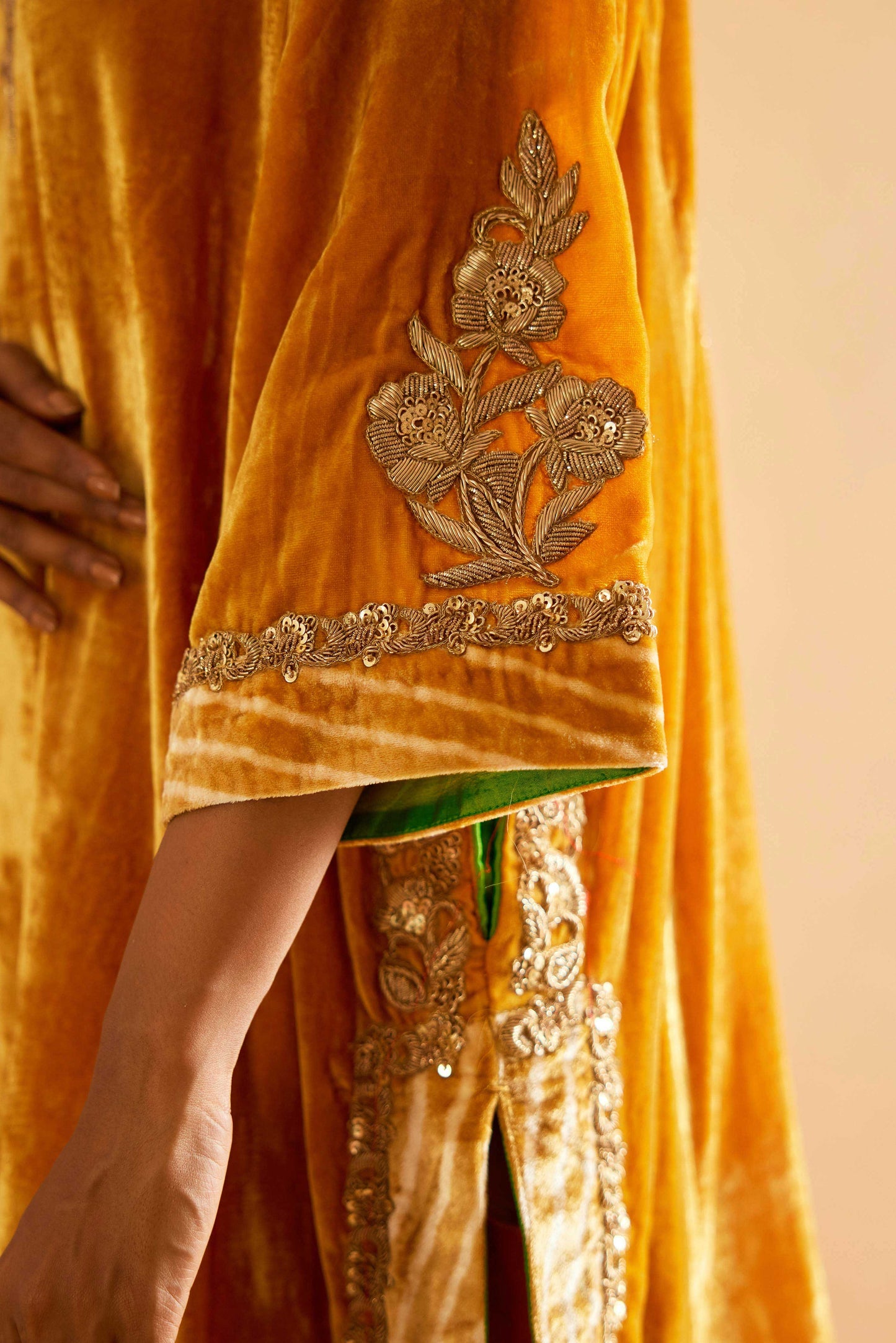 Sagarika Makhmal Joda (Peela)