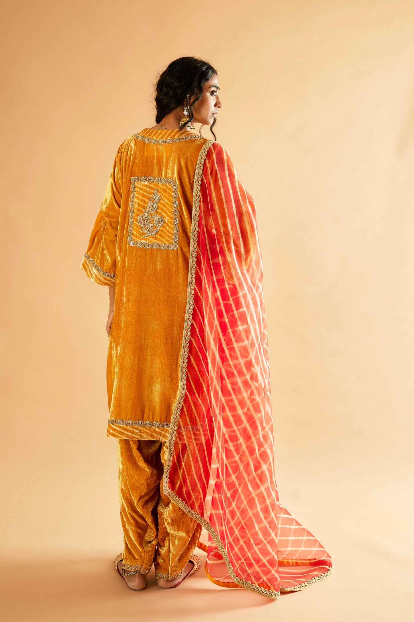 Sagarika Makhmal Joda (Peela)