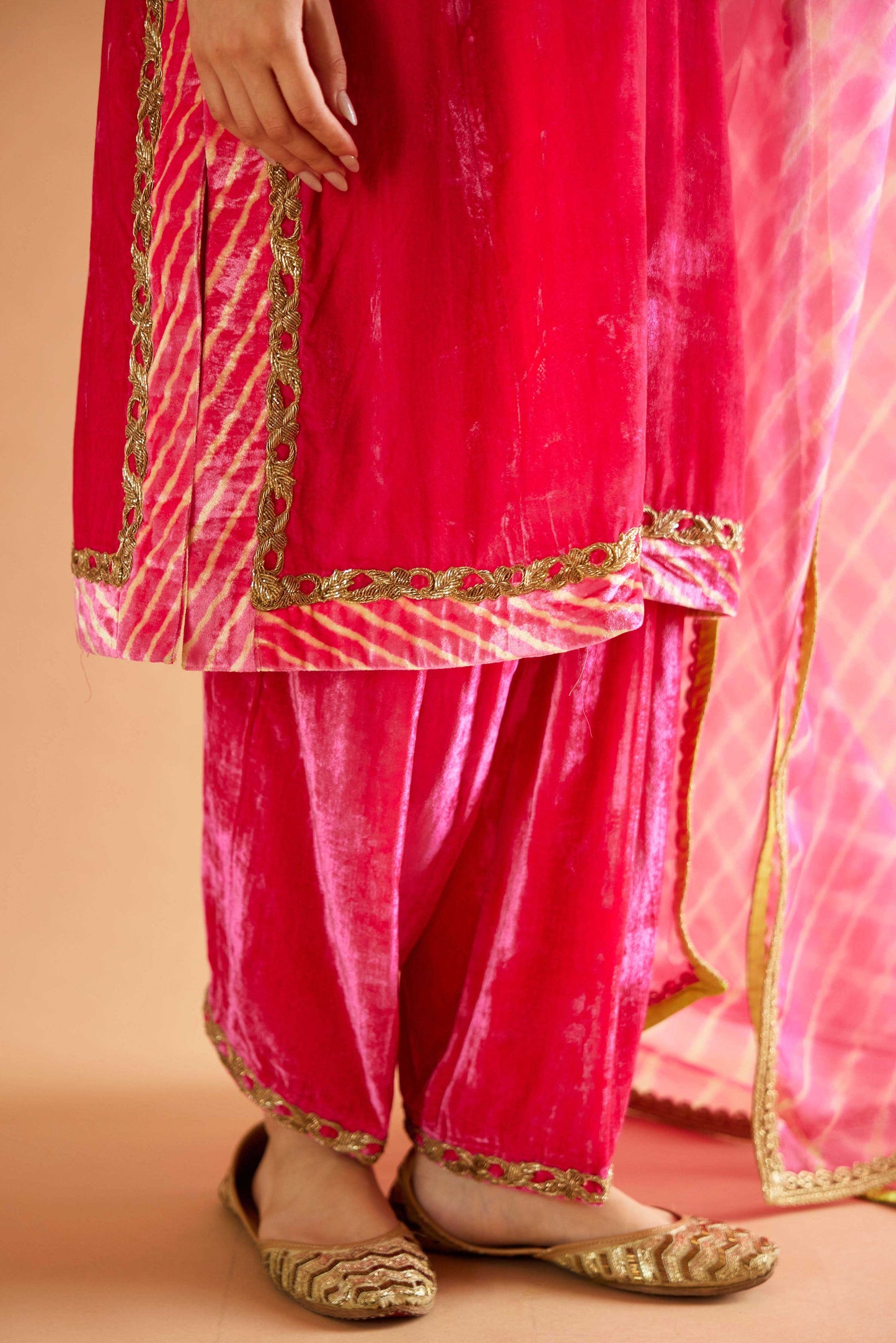 Sagarika Makhmal Joda (Rani)