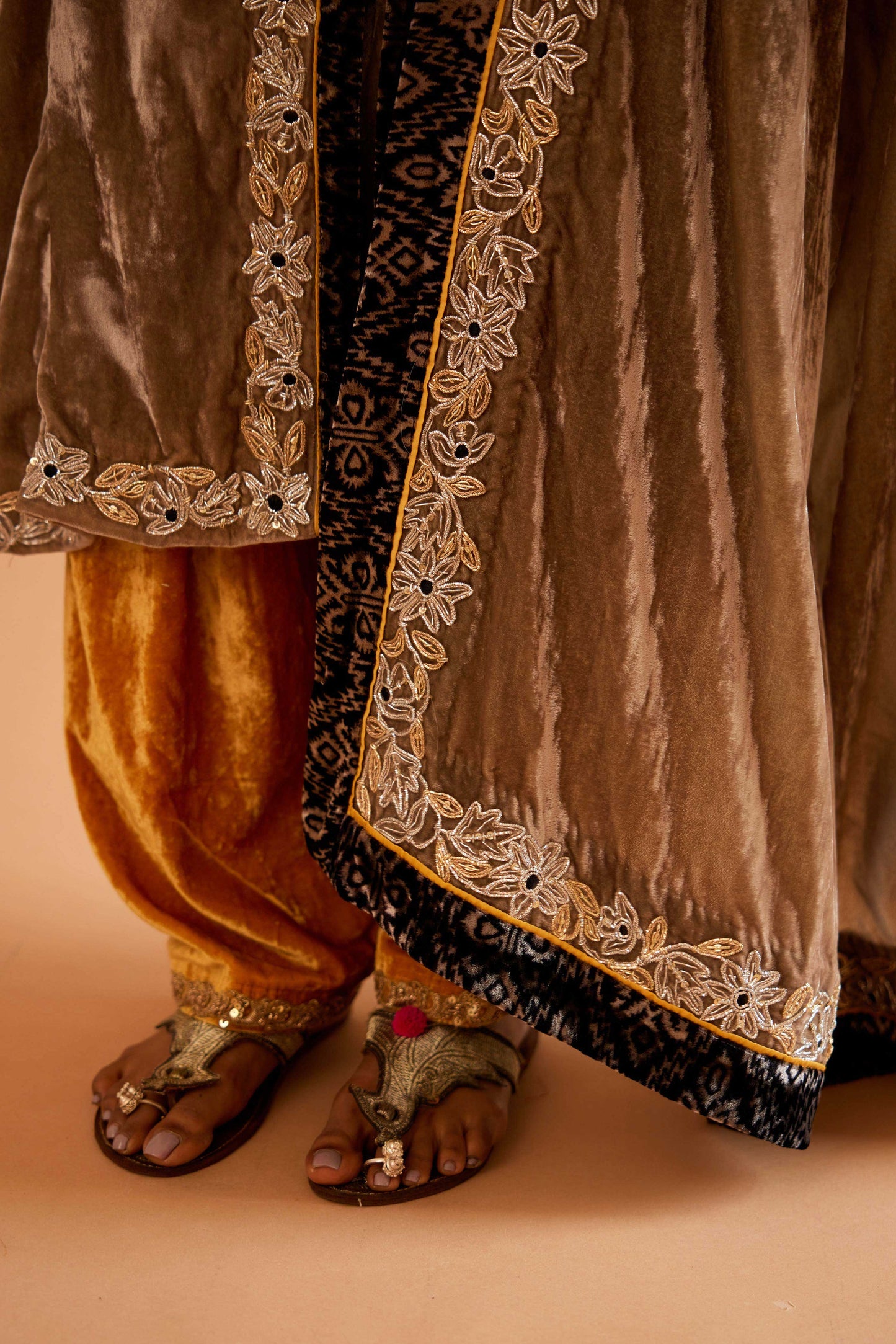 Shehzadi Rupehli Makhmal Joda