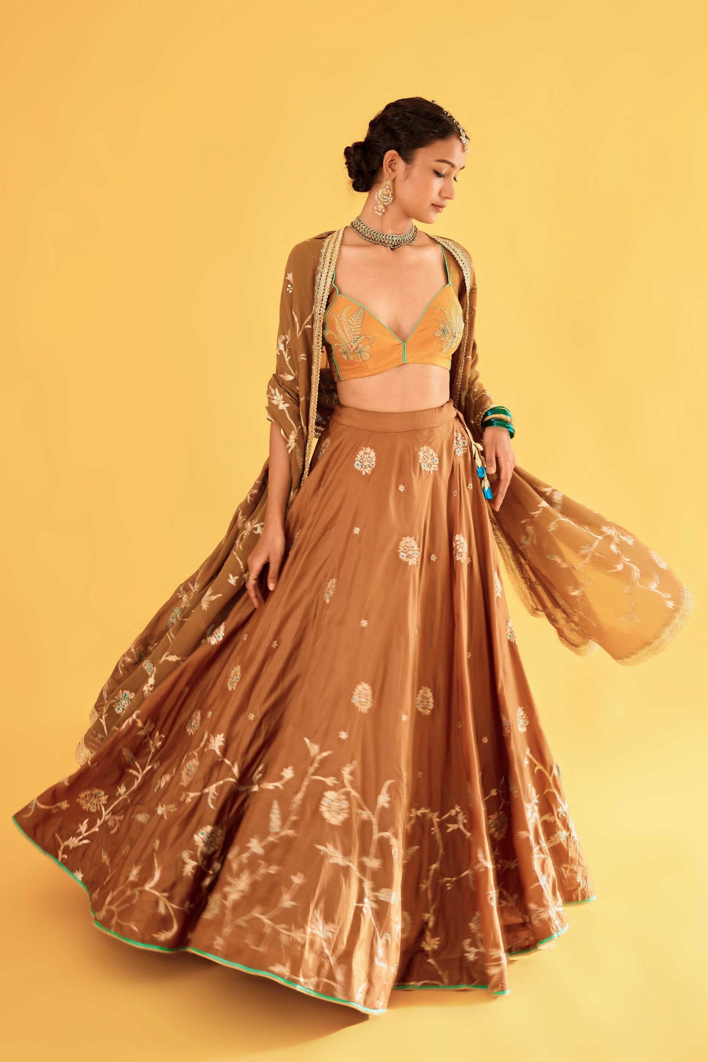 Aishwarya Lehenga (Kaansi)