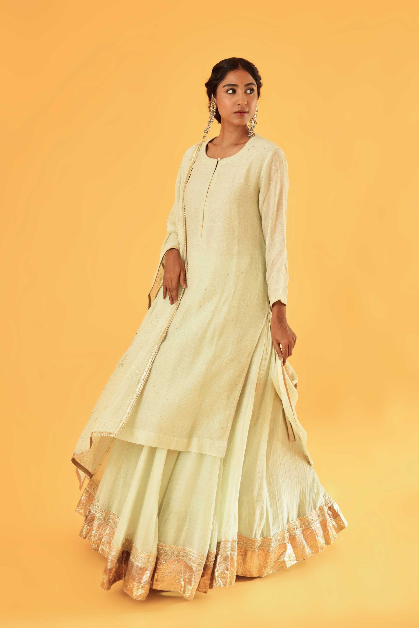 Ambika Devi Lehenga (Offwhite)