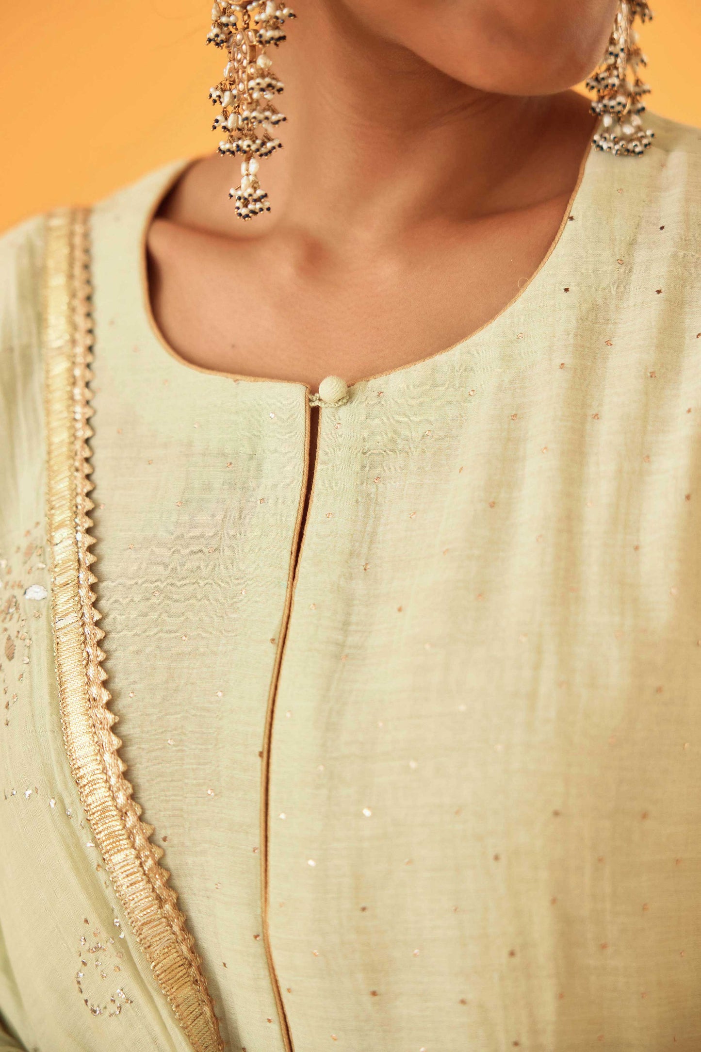 Ambika Devi Lehenga (Offwhite)