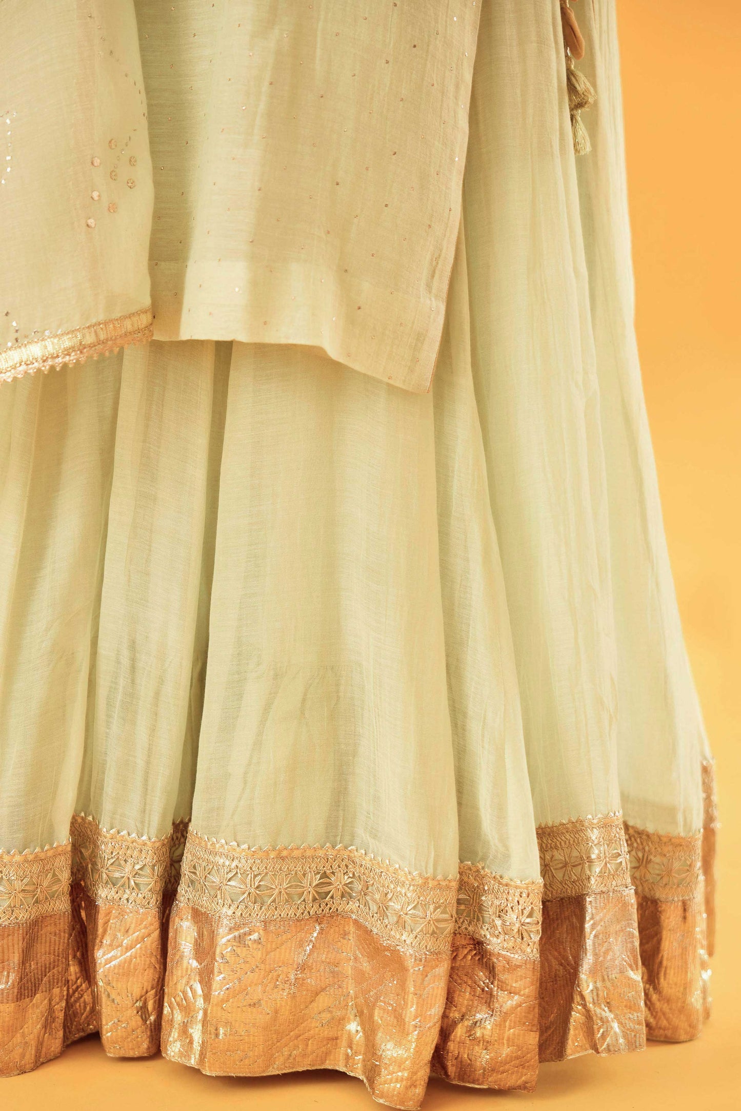 Ambika Devi Lehenga (Offwhite)