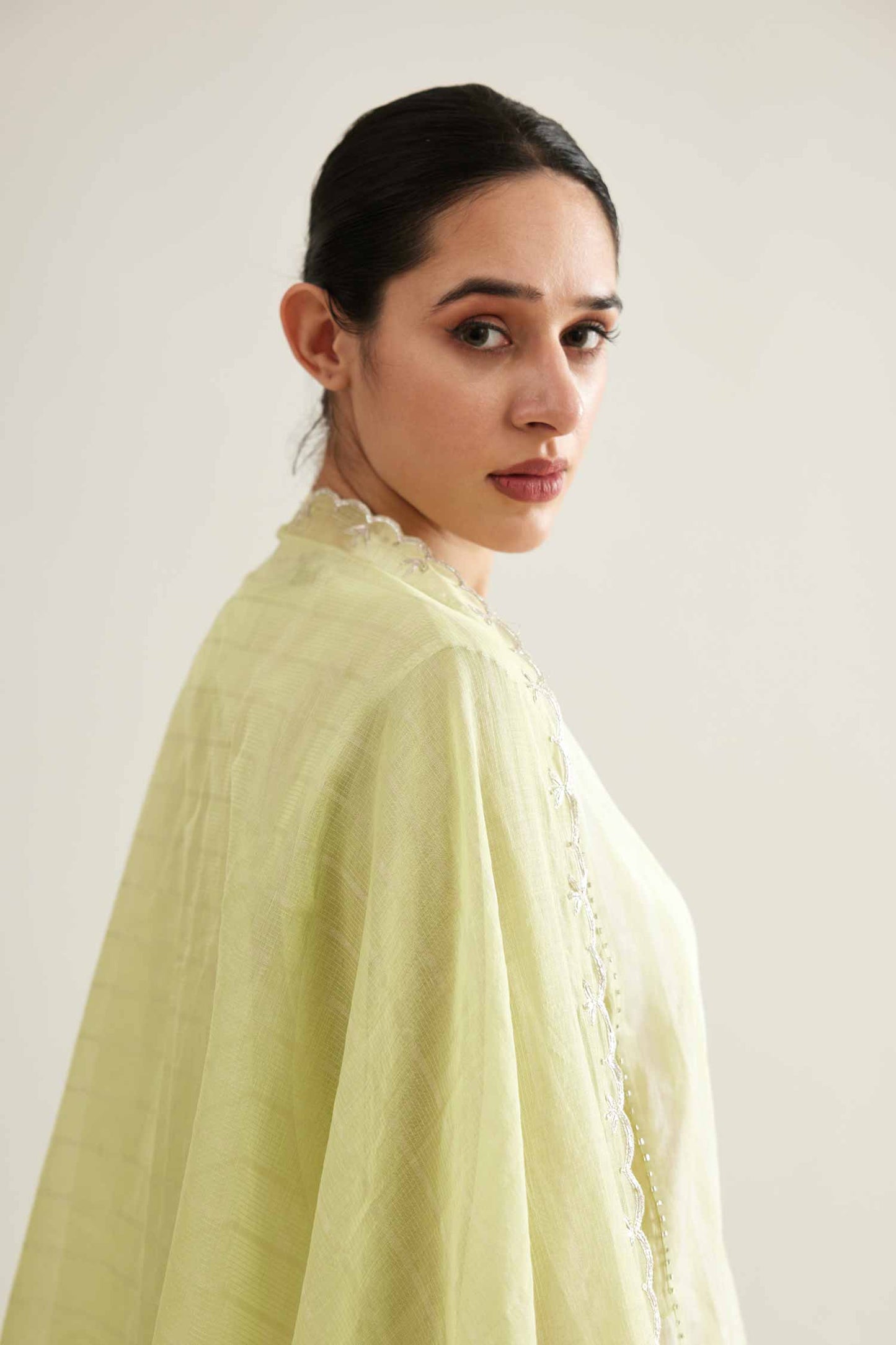 Aqueela Begum joda (Dhani)