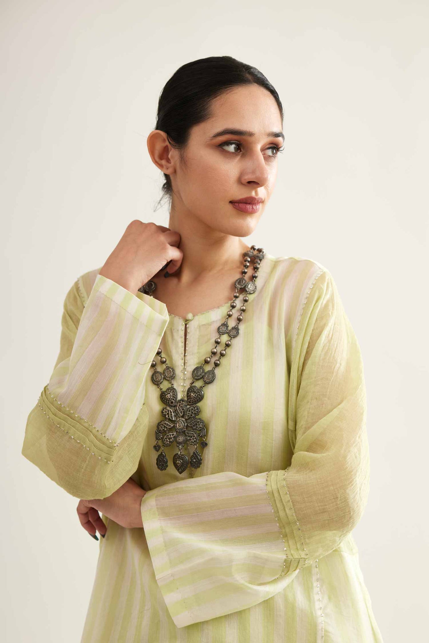 Aqueela Begum joda (Dhani)