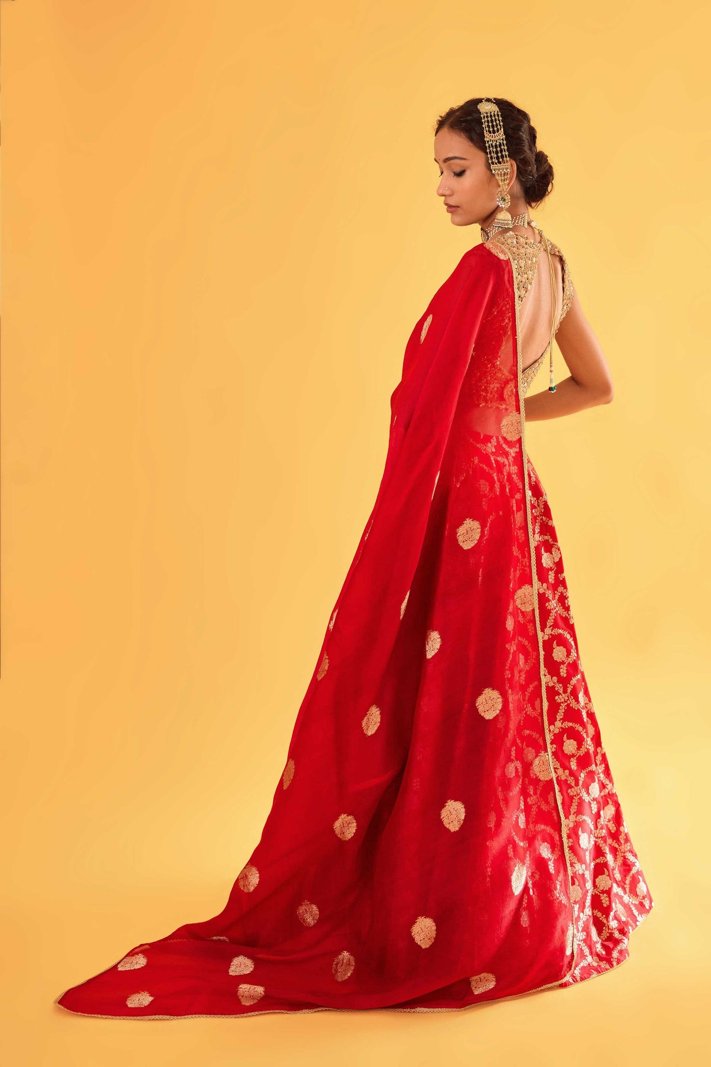 Durgavati Banarasi Lehenga (Surkh)