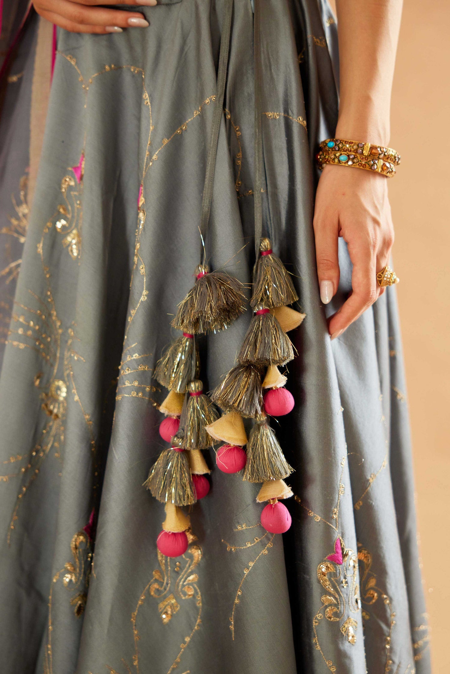 Gayatri Devi Lehenga (Faqtai)