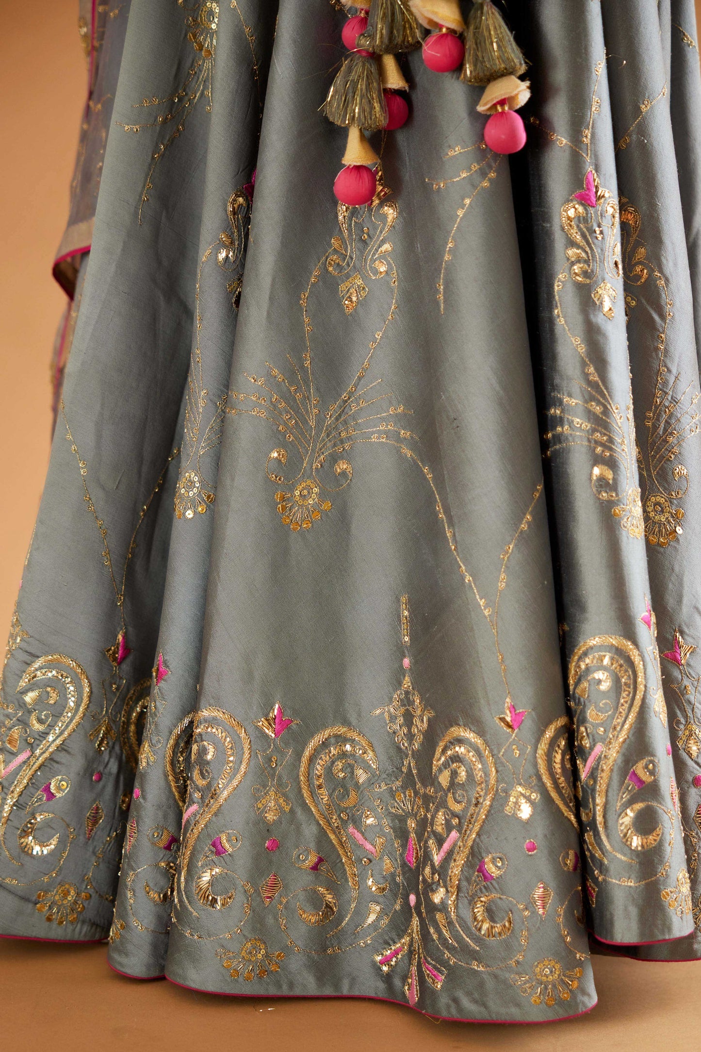 Gayatri Devi Lehenga (Faqtai)