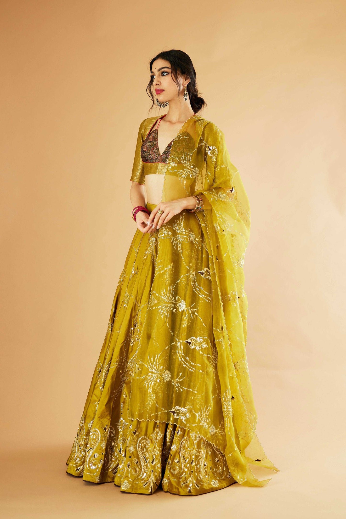 Gayatri Devi Lehenga (Mehendiya)