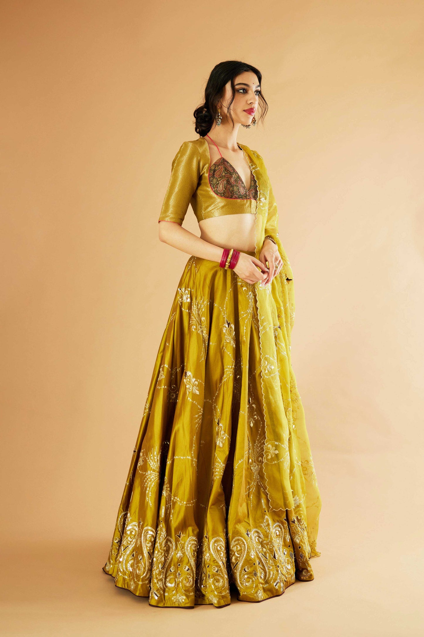 Gayatri Devi Lehenga (Mehendiya)