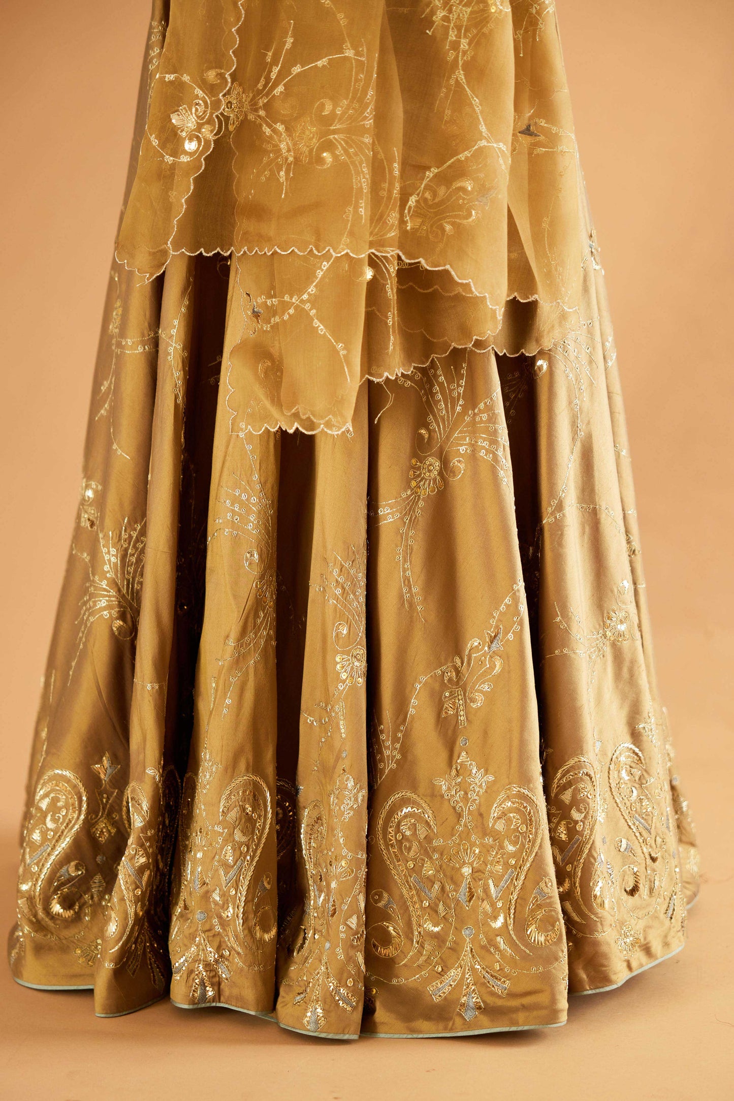 Gayatri Devi Lehenga (Tamba)