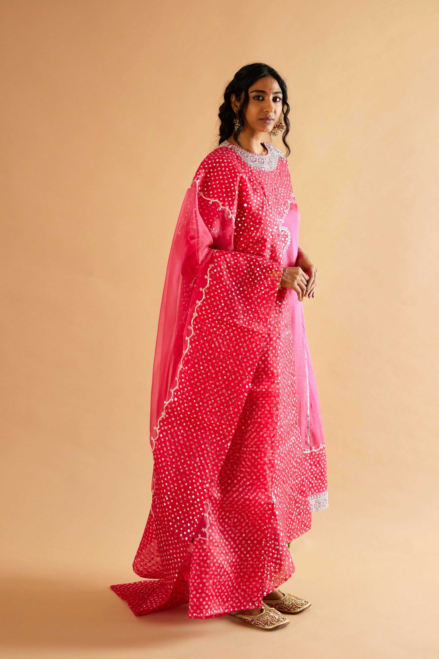 Himakshi Devi joda- Gulabi