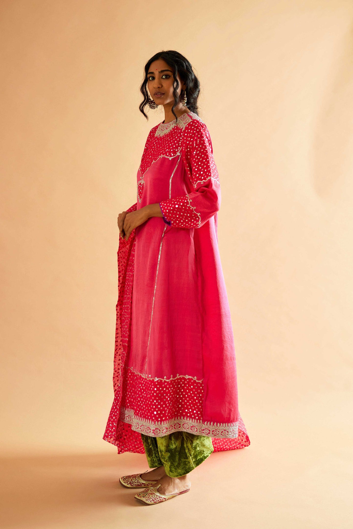 Himakshi Devi joda- Gulabi