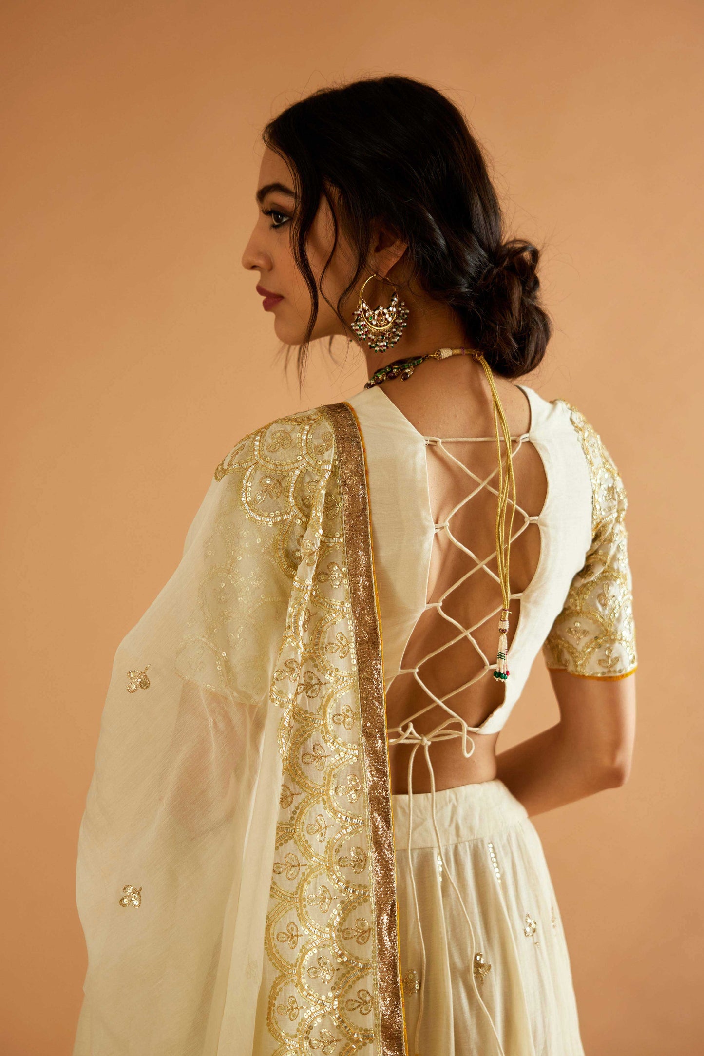 Indrani Lehenga (Malgija Safed)