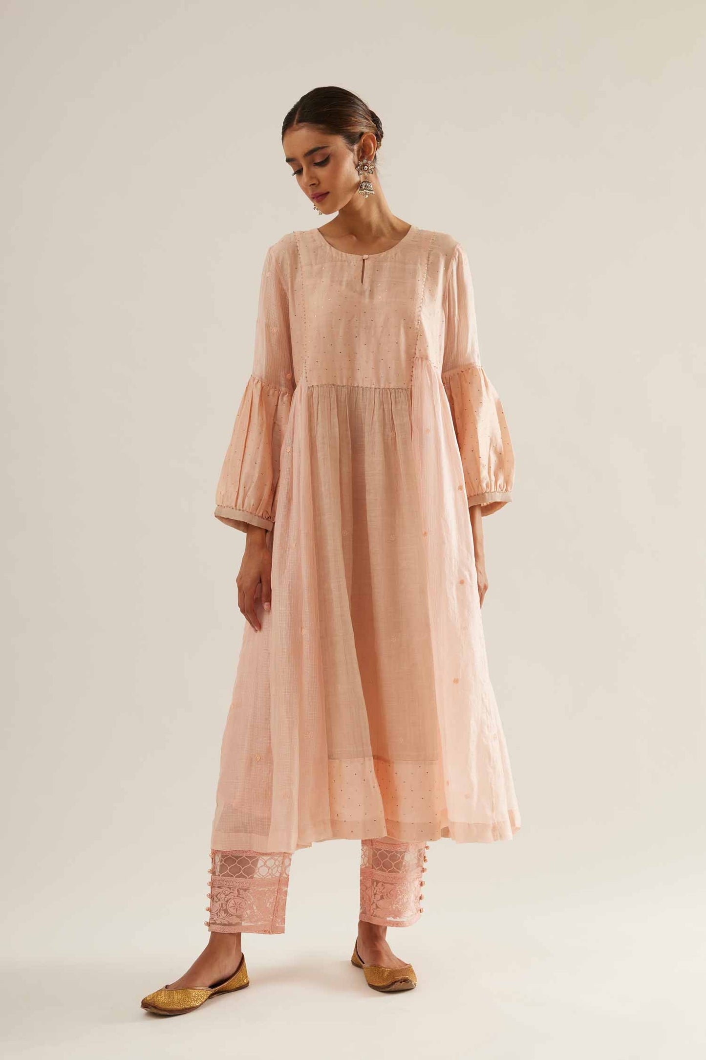 Kota ki Kahani pink joda
