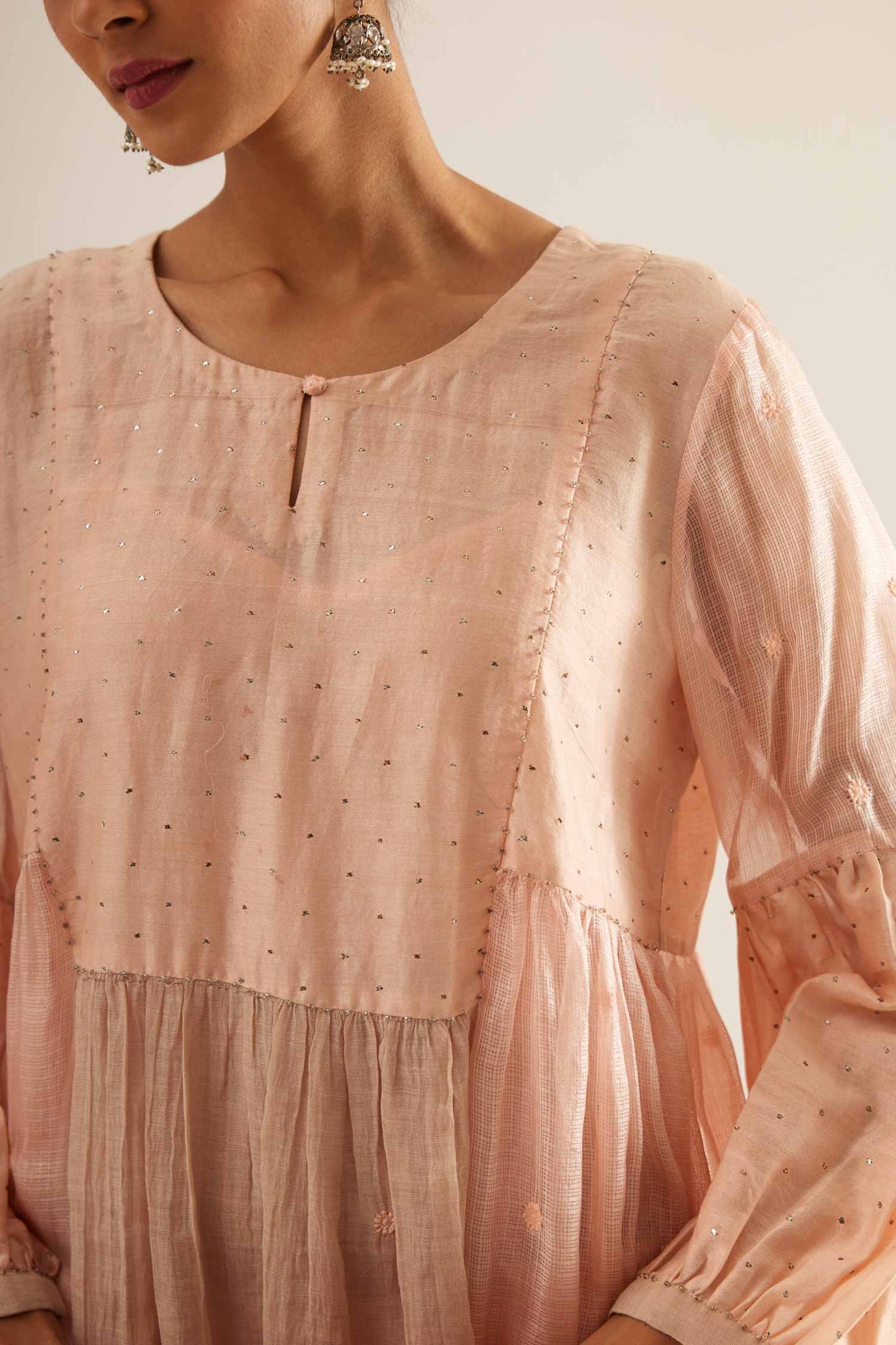 Kota ki Kahani pink joda
