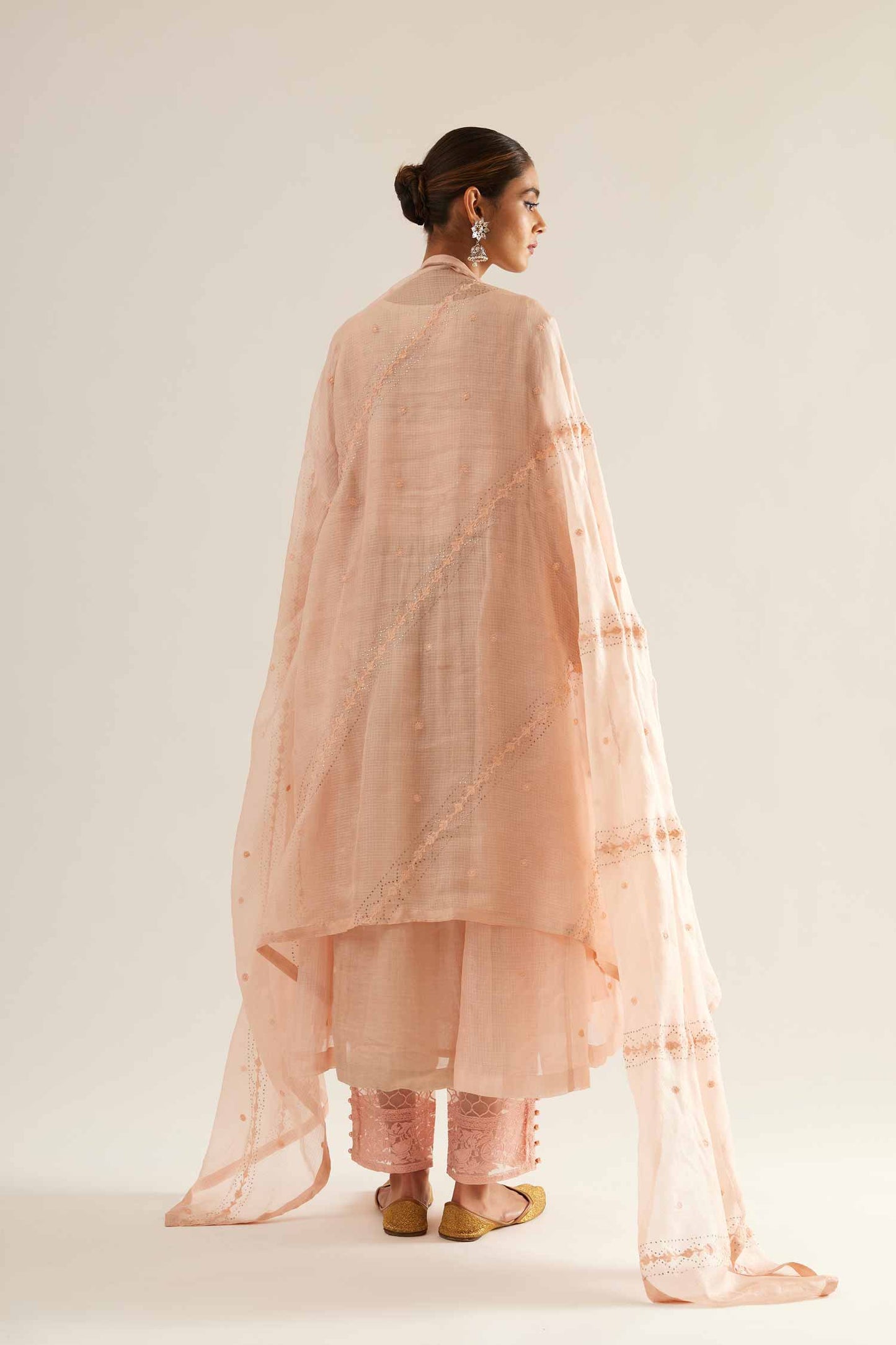 Kota ki Kahani pink joda