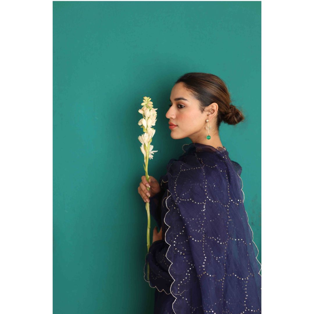 Mahepusht Sitara Jaal in Gehra Neela