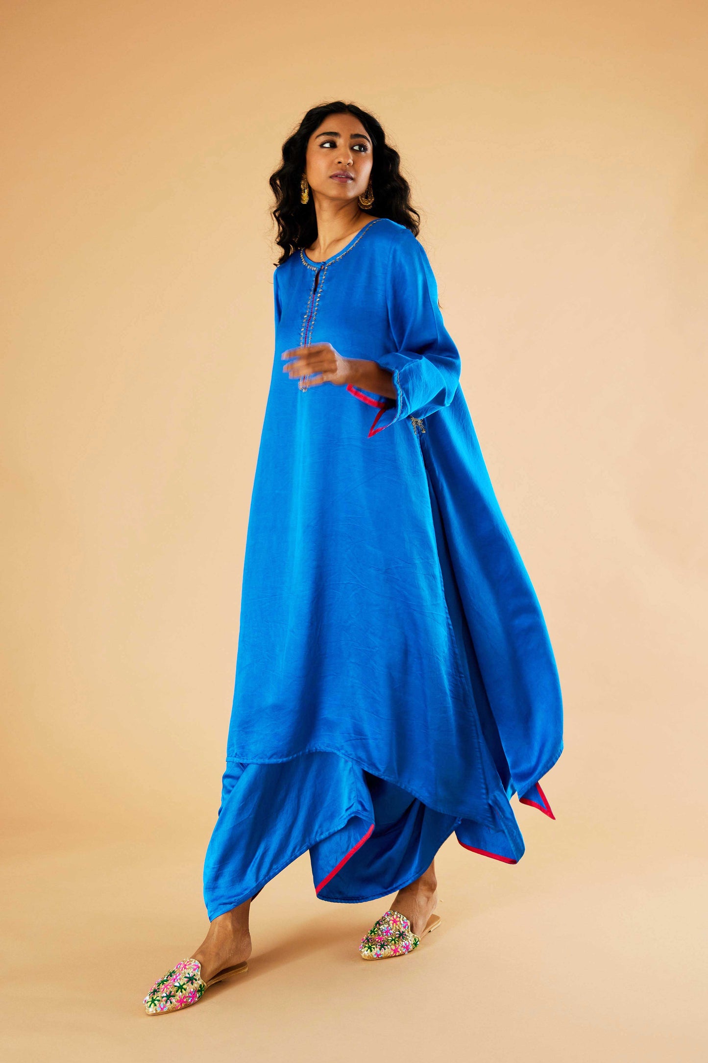 Reshmi Zareena joda (Neela)