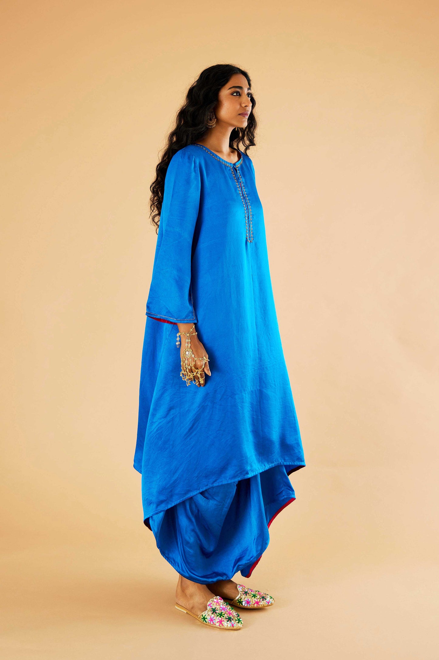 Reshmi Zareena joda (Neela)