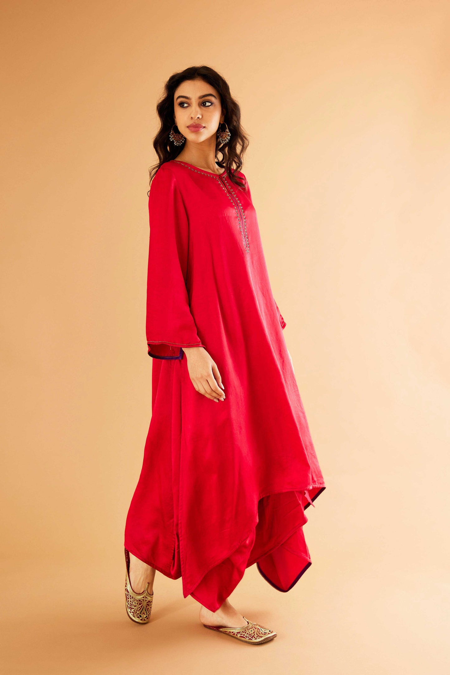Reshmi Zareena joda (Surkh)