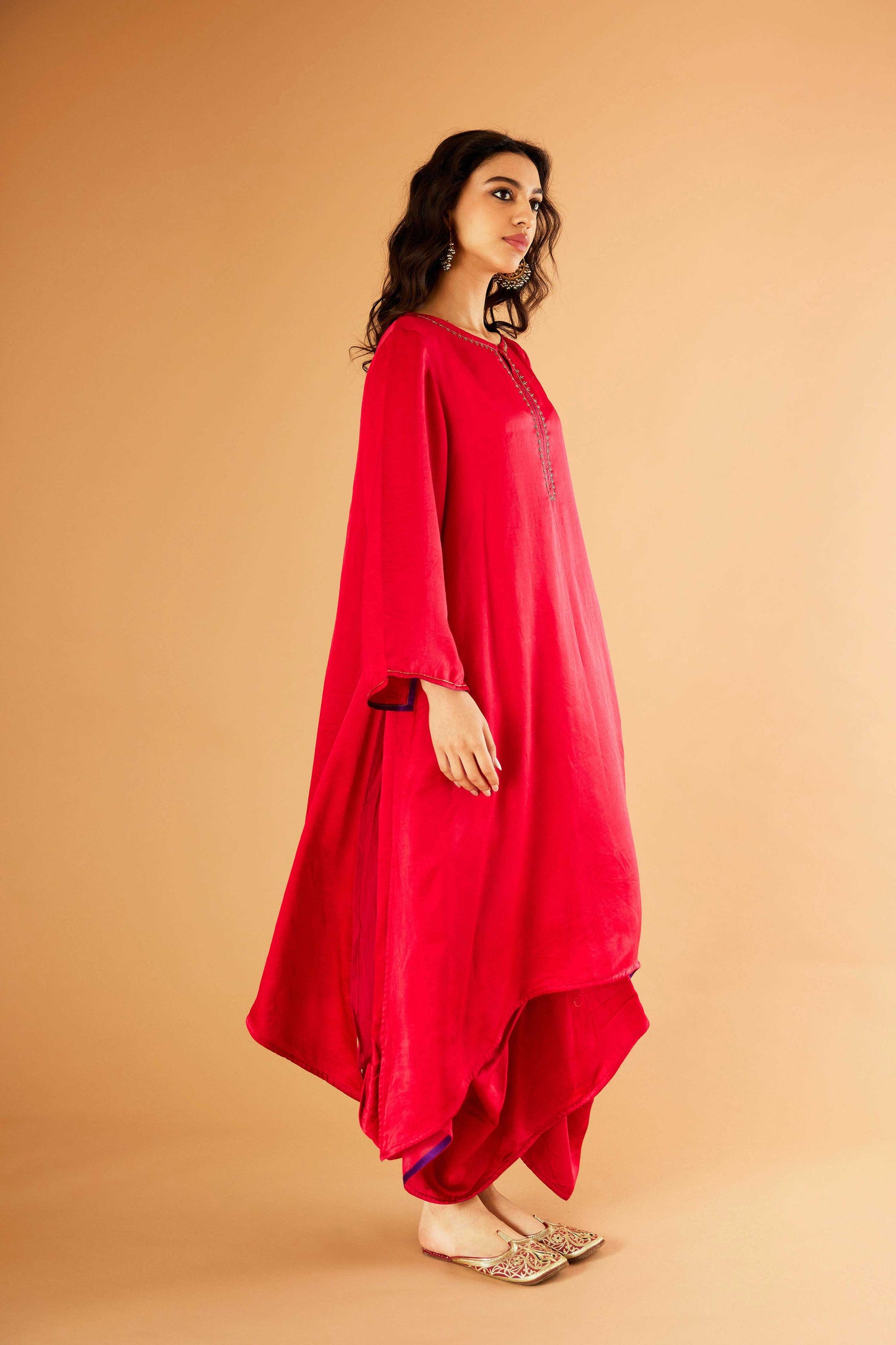 Reshmi Zareena joda (Surkh)