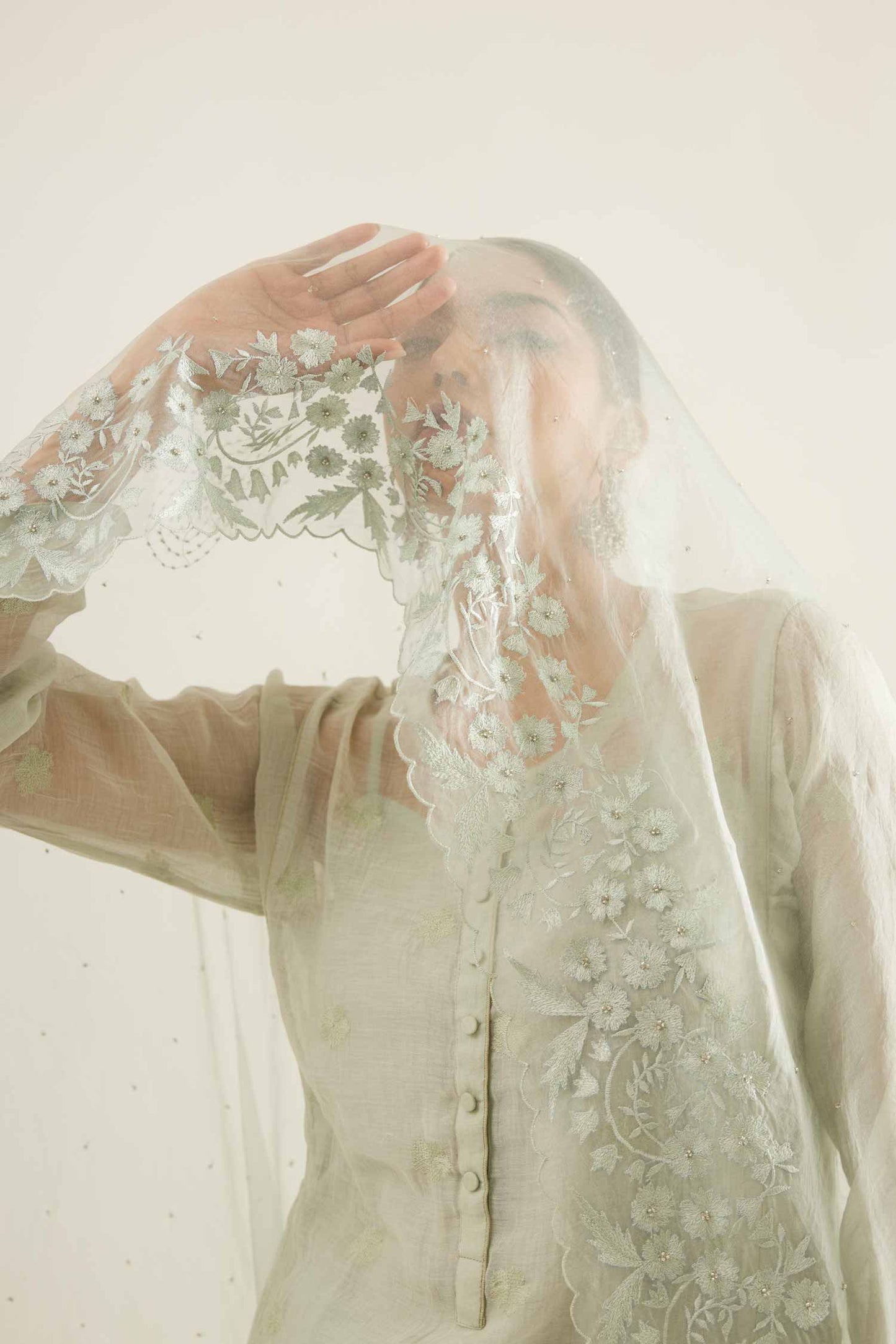 Shaista Chadi joda in sea green