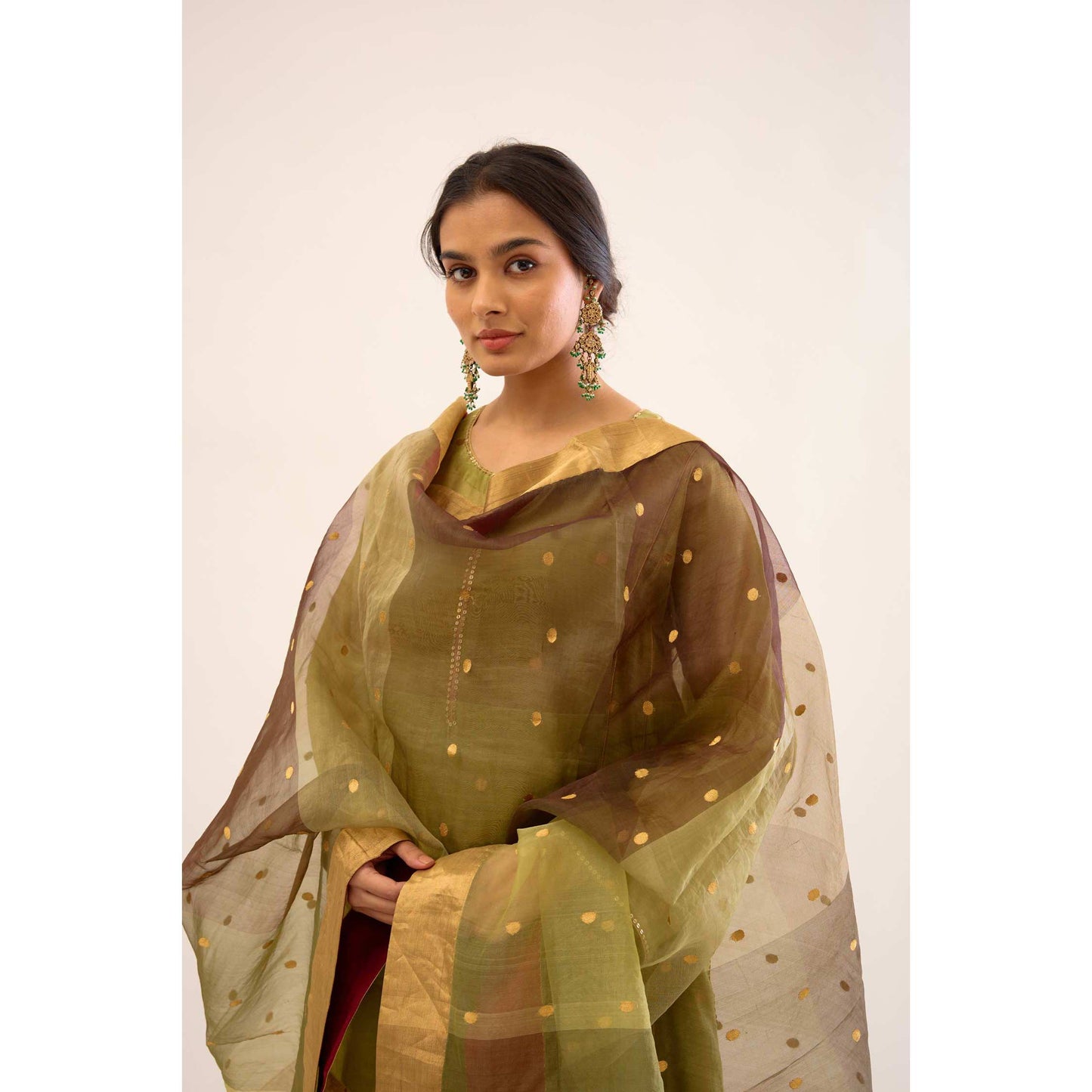 Shumaila joda Sabz/ Green