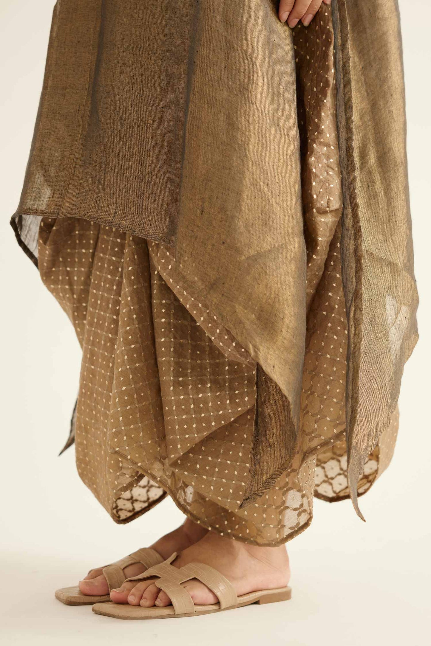 Tapish e Zarreen Grey joda