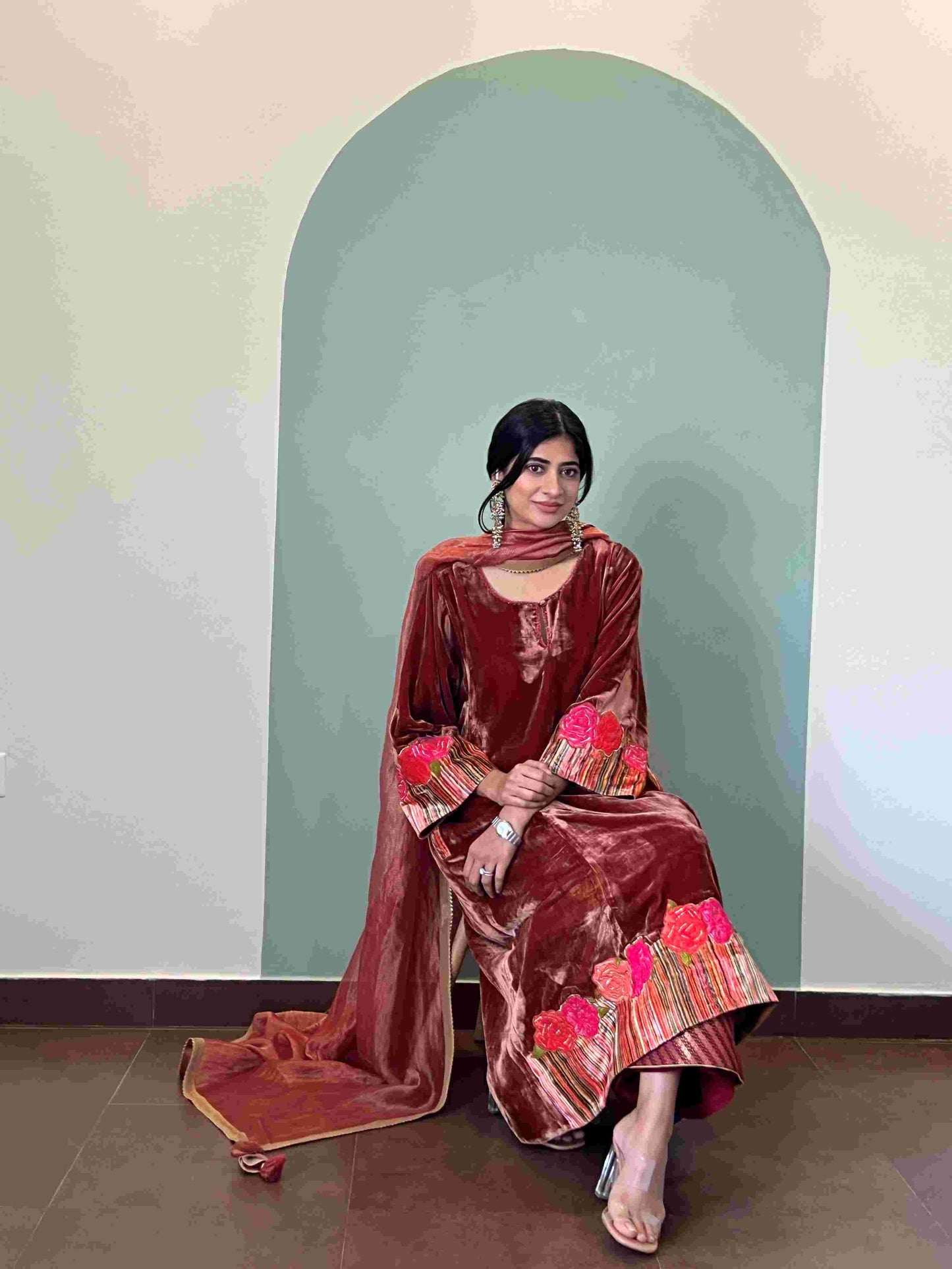 Brown makhmal joda