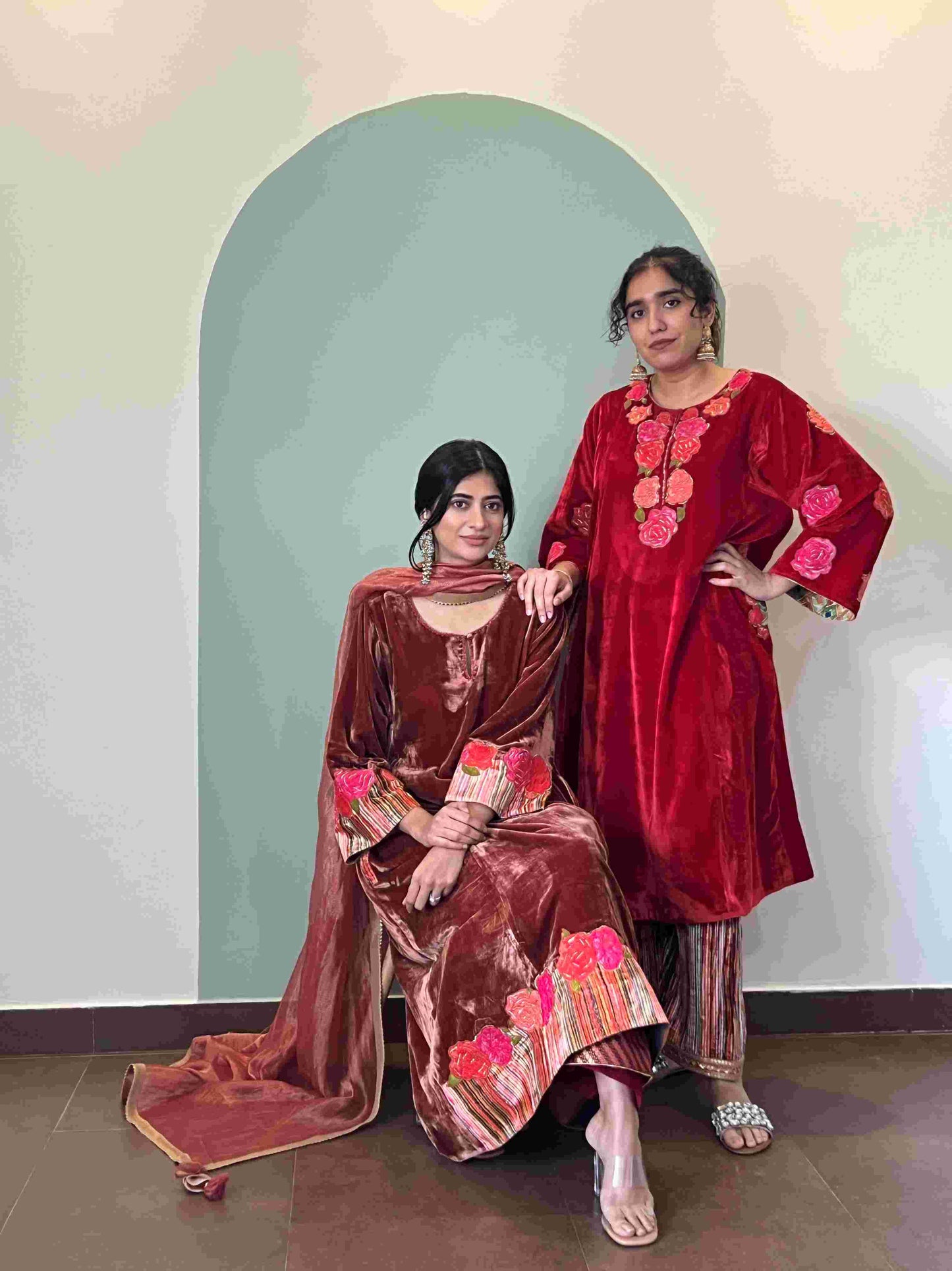 Brown makhmal joda