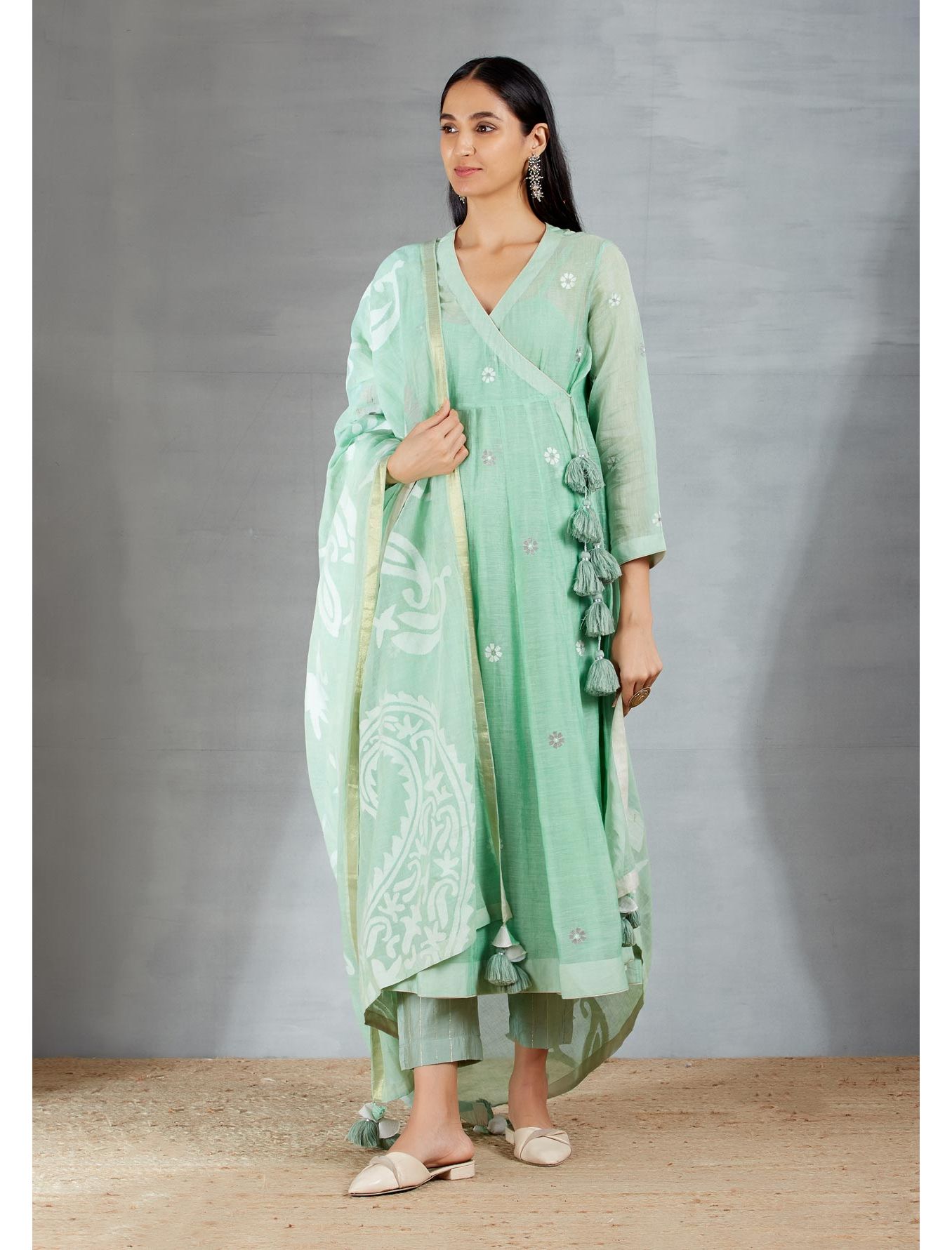 Dhakai joda in Sap Green