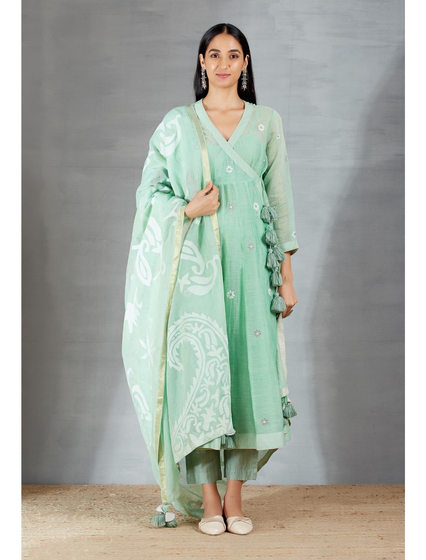 Dhakai joda in Sap Green