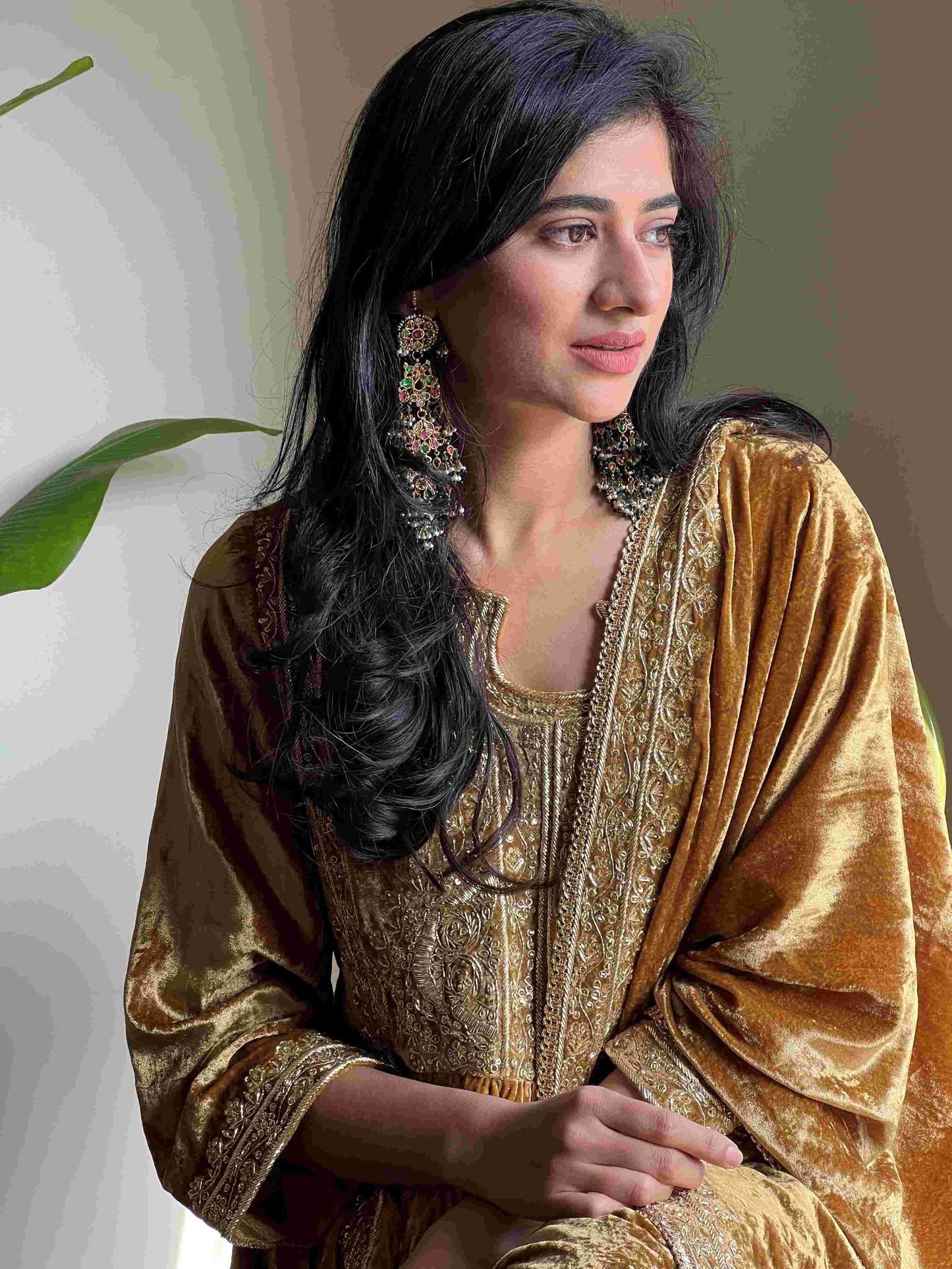 Gold makhmal joda